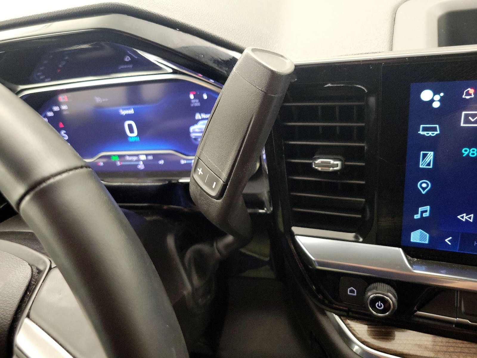 2024 Chevrolet Silverado 1500 LT - Photo 18