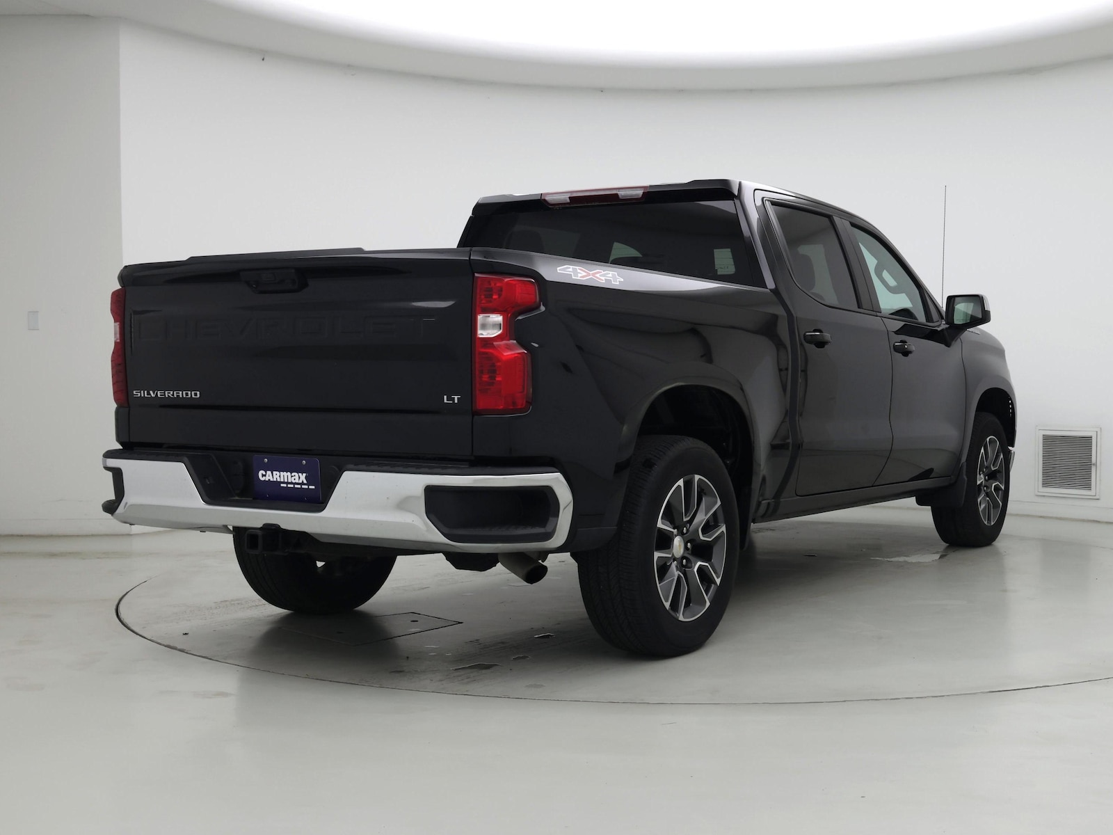 2024 Chevrolet Silverado 1500 LT - Photo 9