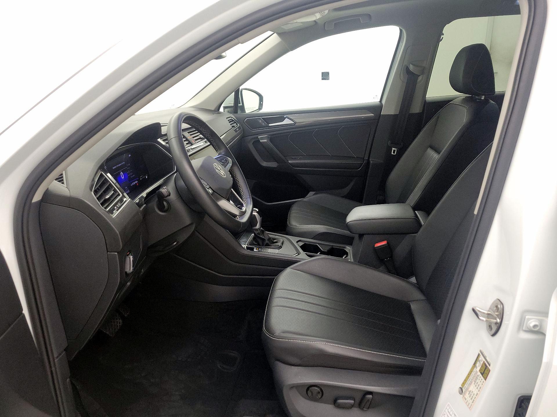 Thumbnail: 2024 Volkswagen Tiguan - 11