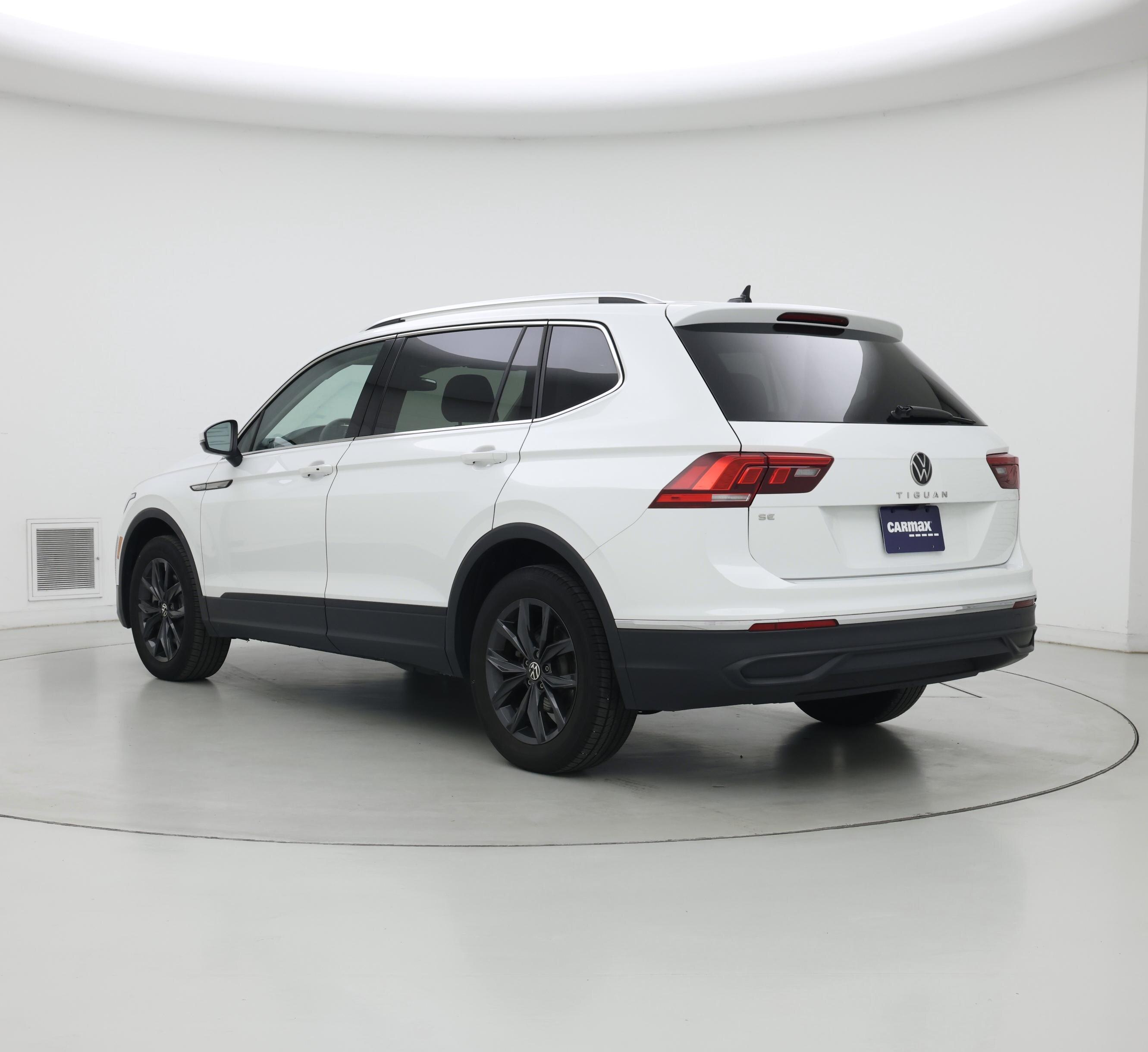 Thumbnail: 2024 Volkswagen Tiguan - 2