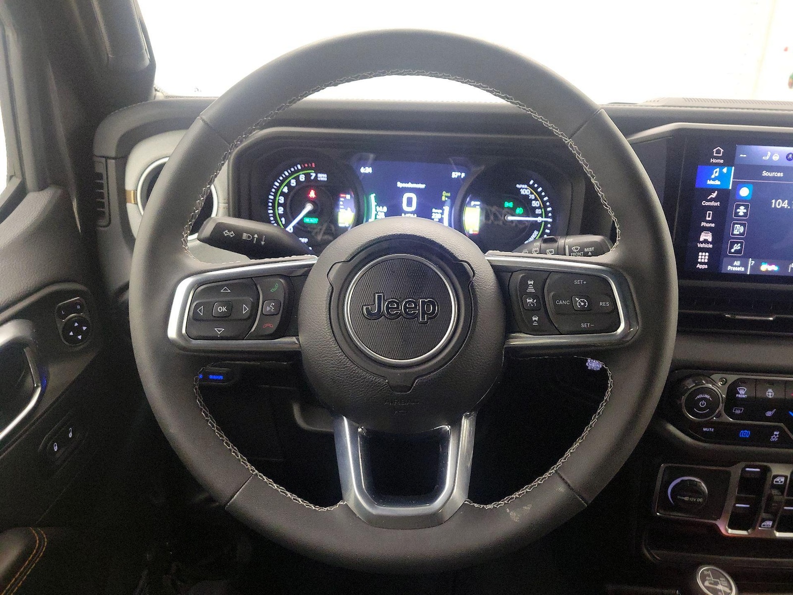 2025 Jeep Wrangler 4xe Sahara 4XE - Photo 11