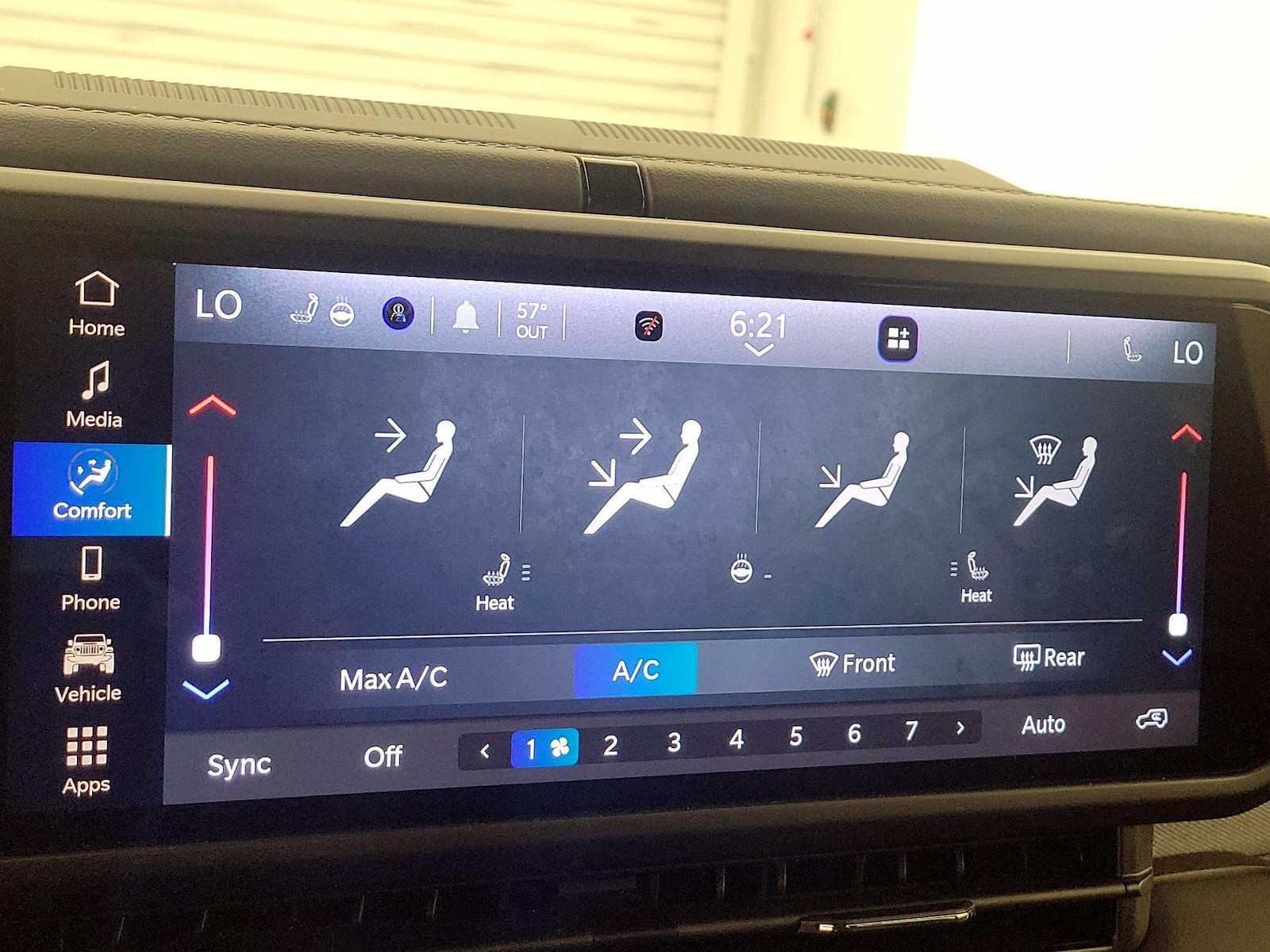 2025 Jeep Wrangler 4xe Sahara 4XE - Photo 17