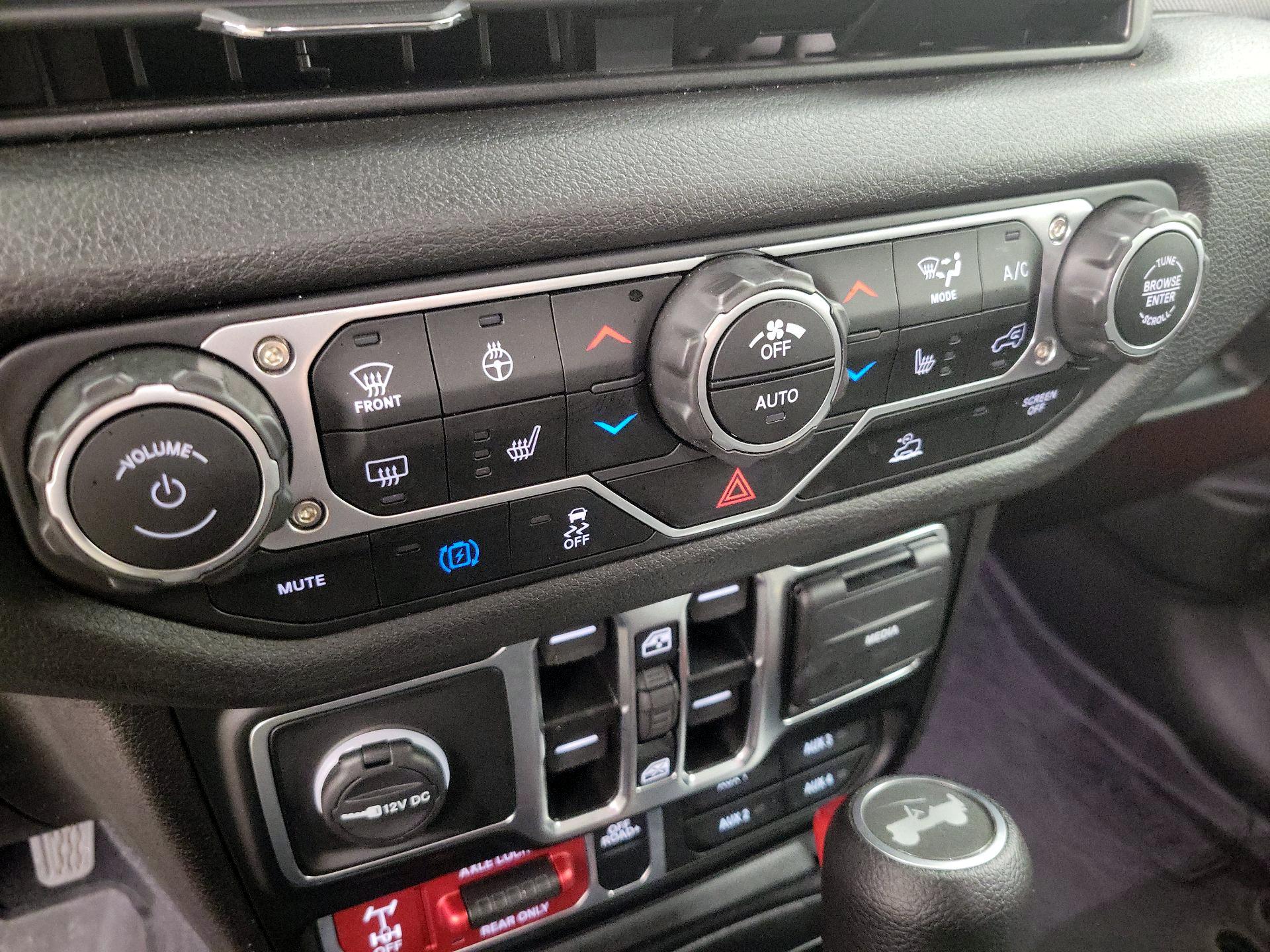 Thumbnail: 2025 Jeep Wrangler - 16