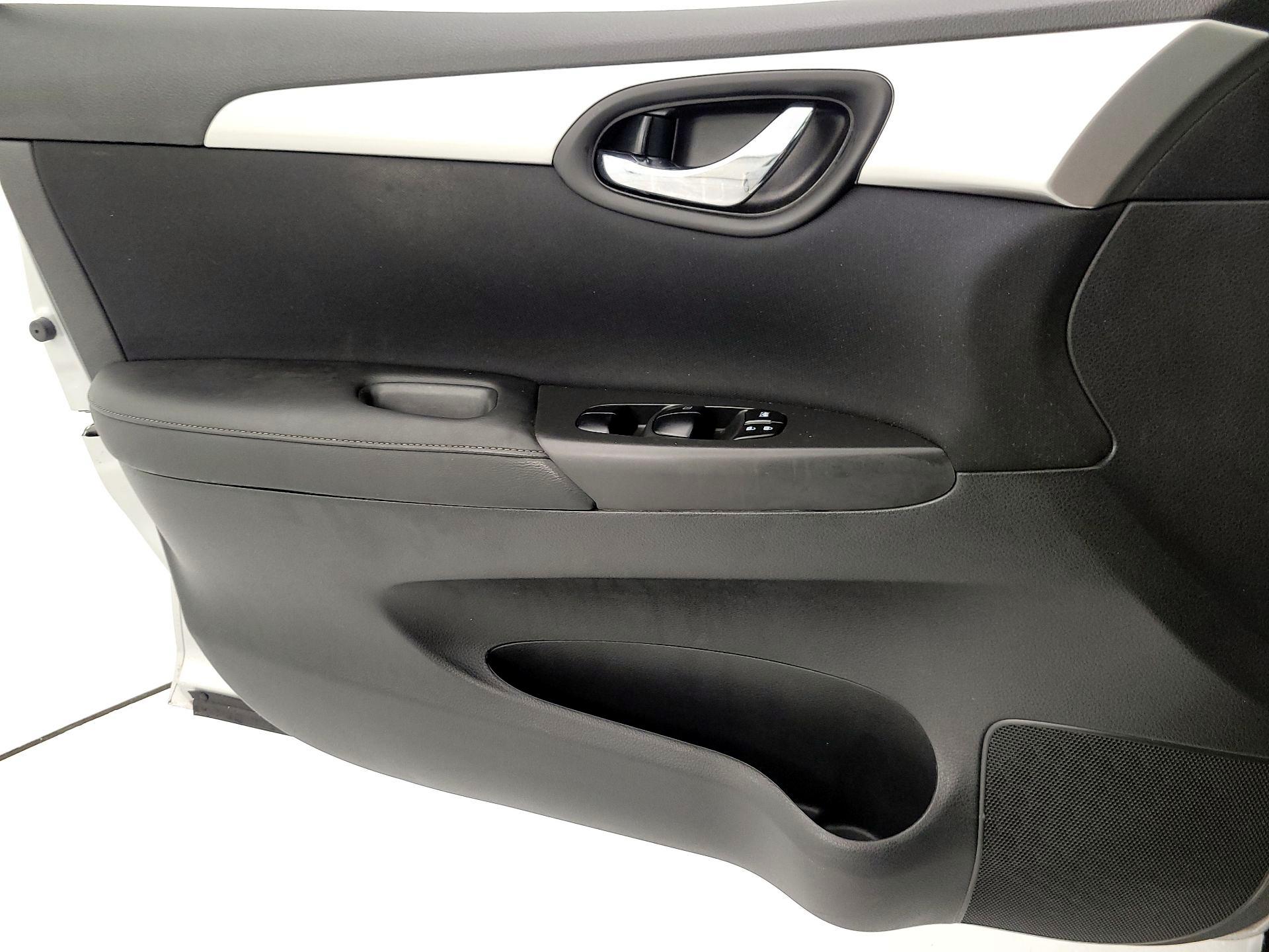 Thumbnail: 2017 Nissan Sentra - 12