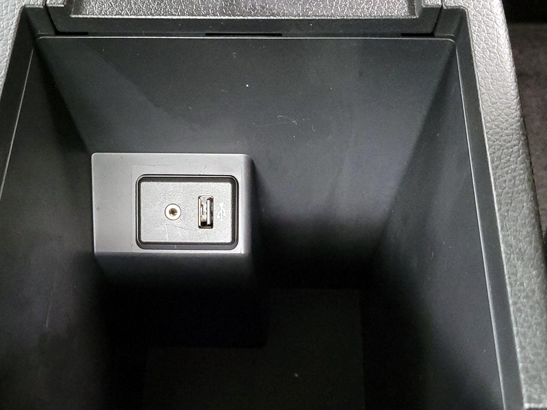 Thumbnail: 2017 Nissan Sentra - 17