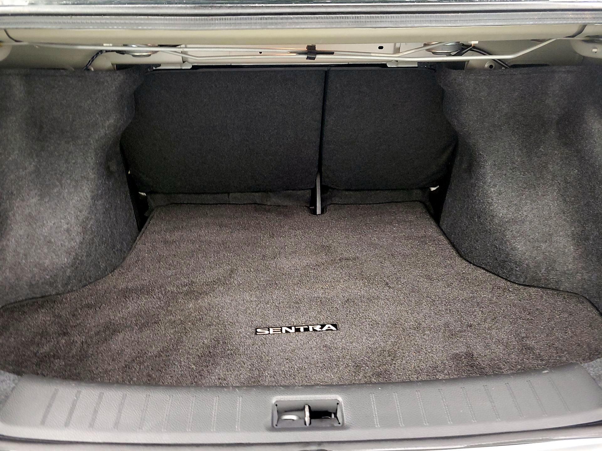 Thumbnail: 2017 Nissan Sentra - 19