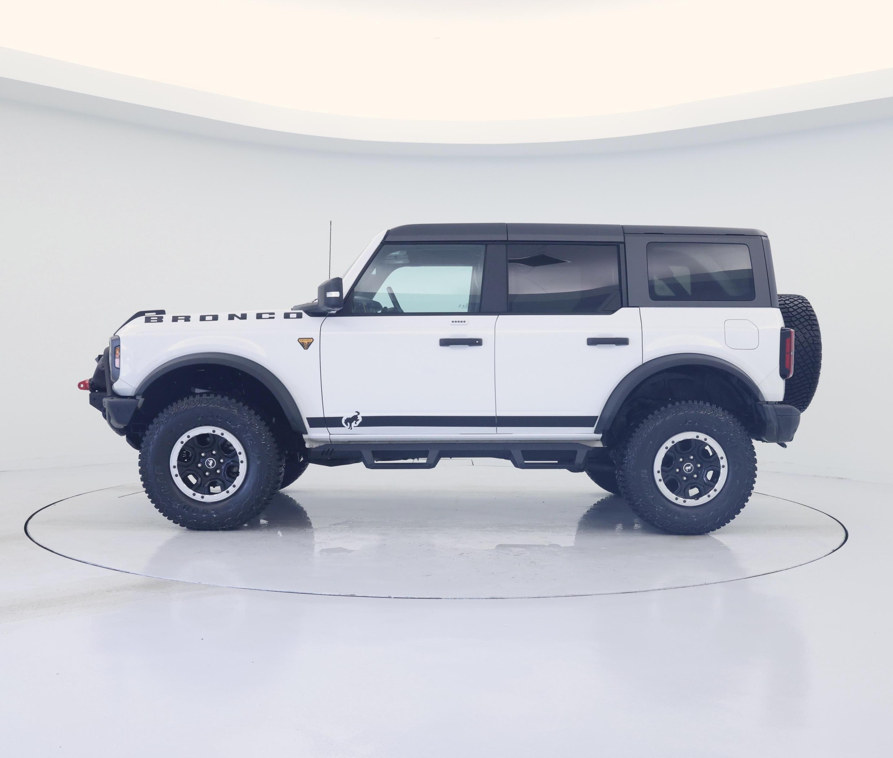 Thumbnail: 2022 Ford Bronco - 3