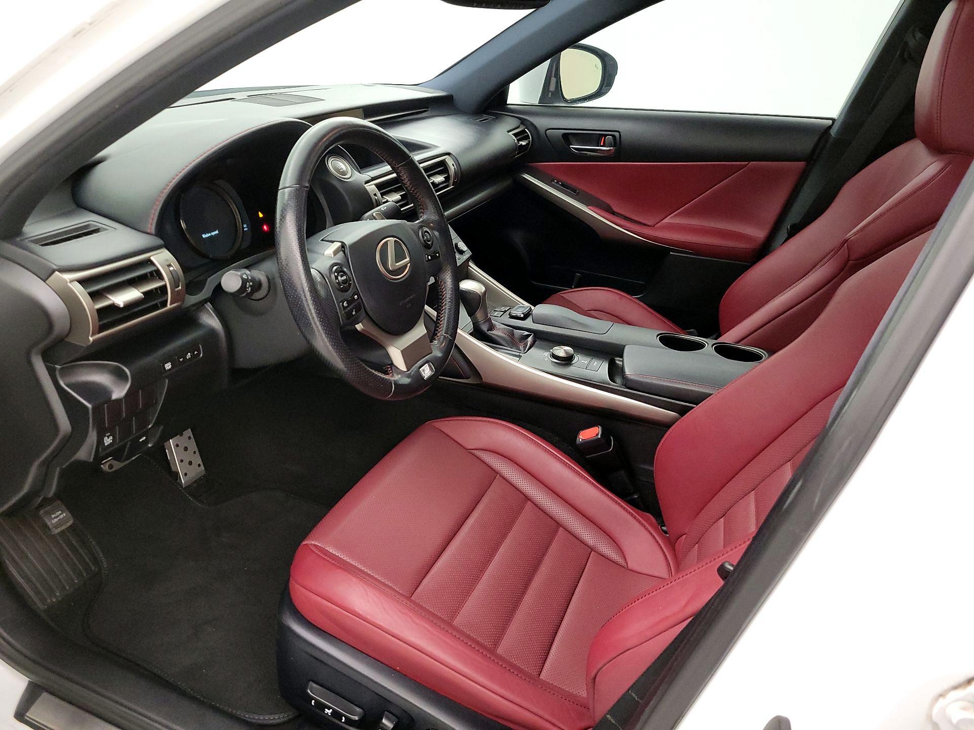 Thumbnail: 2016 Lexus IS - 11