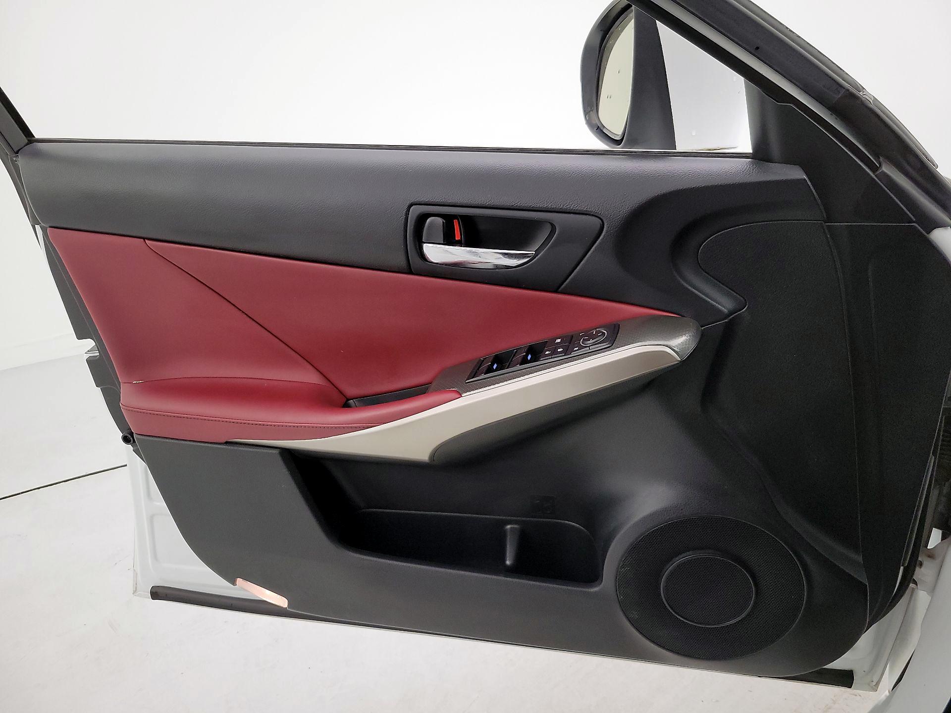 Thumbnail: 2016 Lexus IS - 12