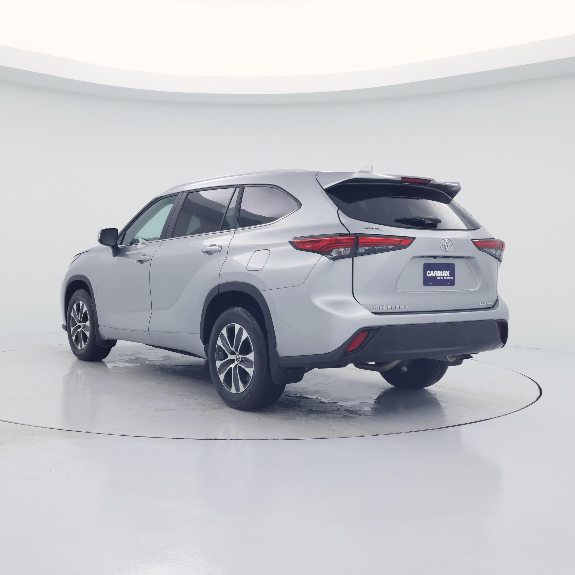 Thumbnail: 2023 Toyota Highlander - 2