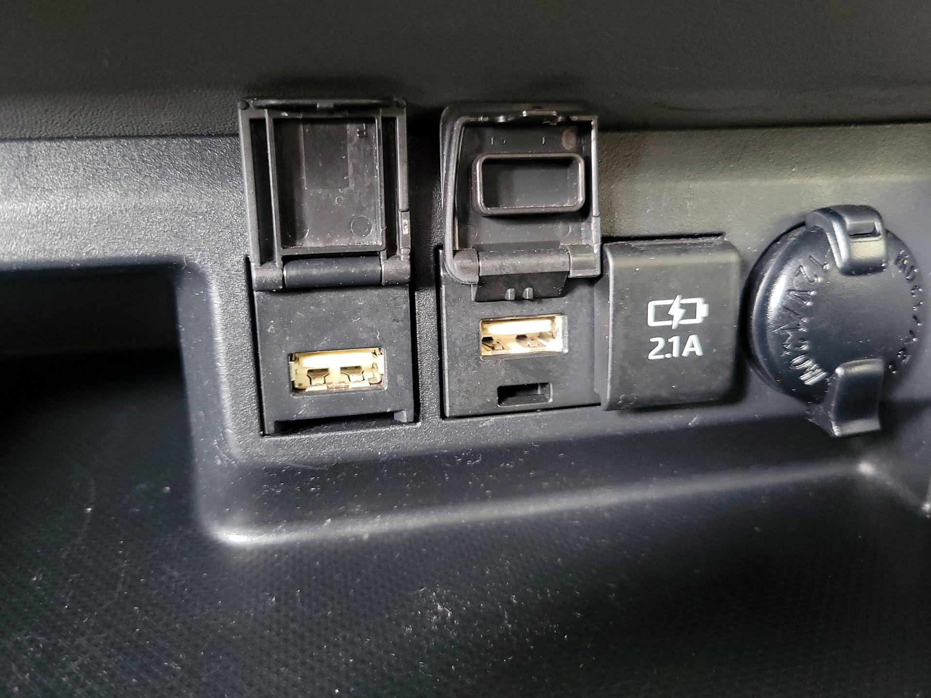 Thumbnail: 2020 Toyota Highlander - 18