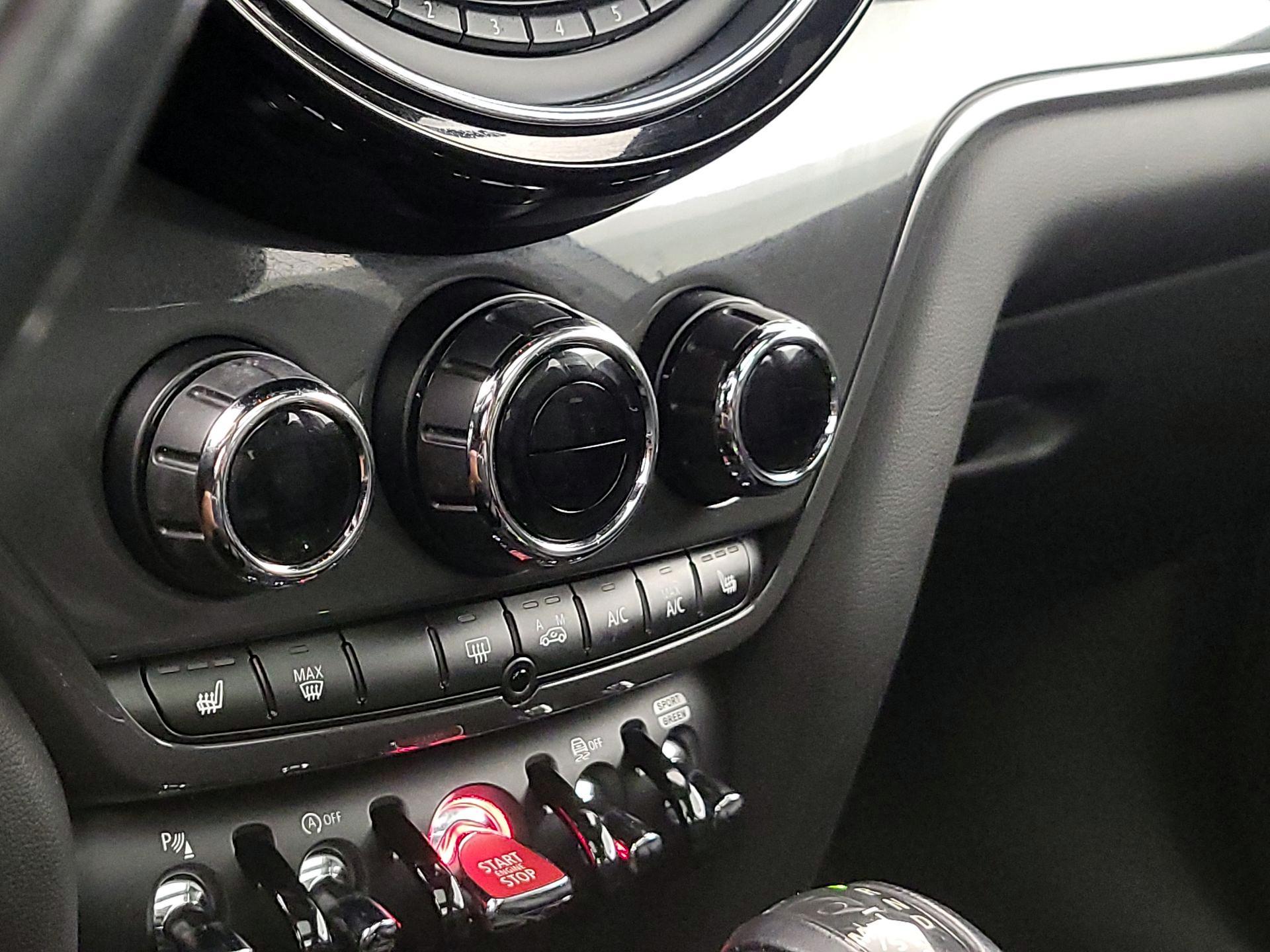 Thumbnail: 2018 MINI Cooper Countryman - 17