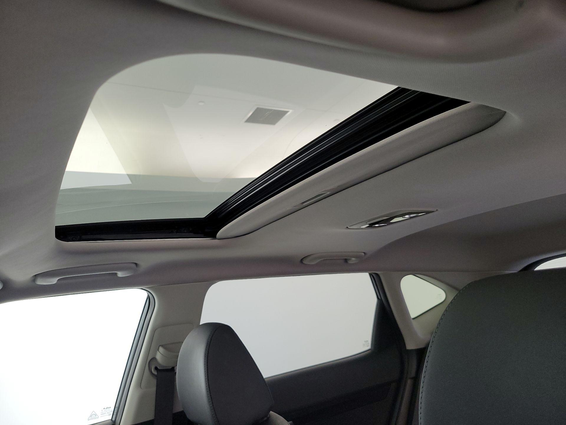 Thumbnail: 2022 Kia Seltos - 20