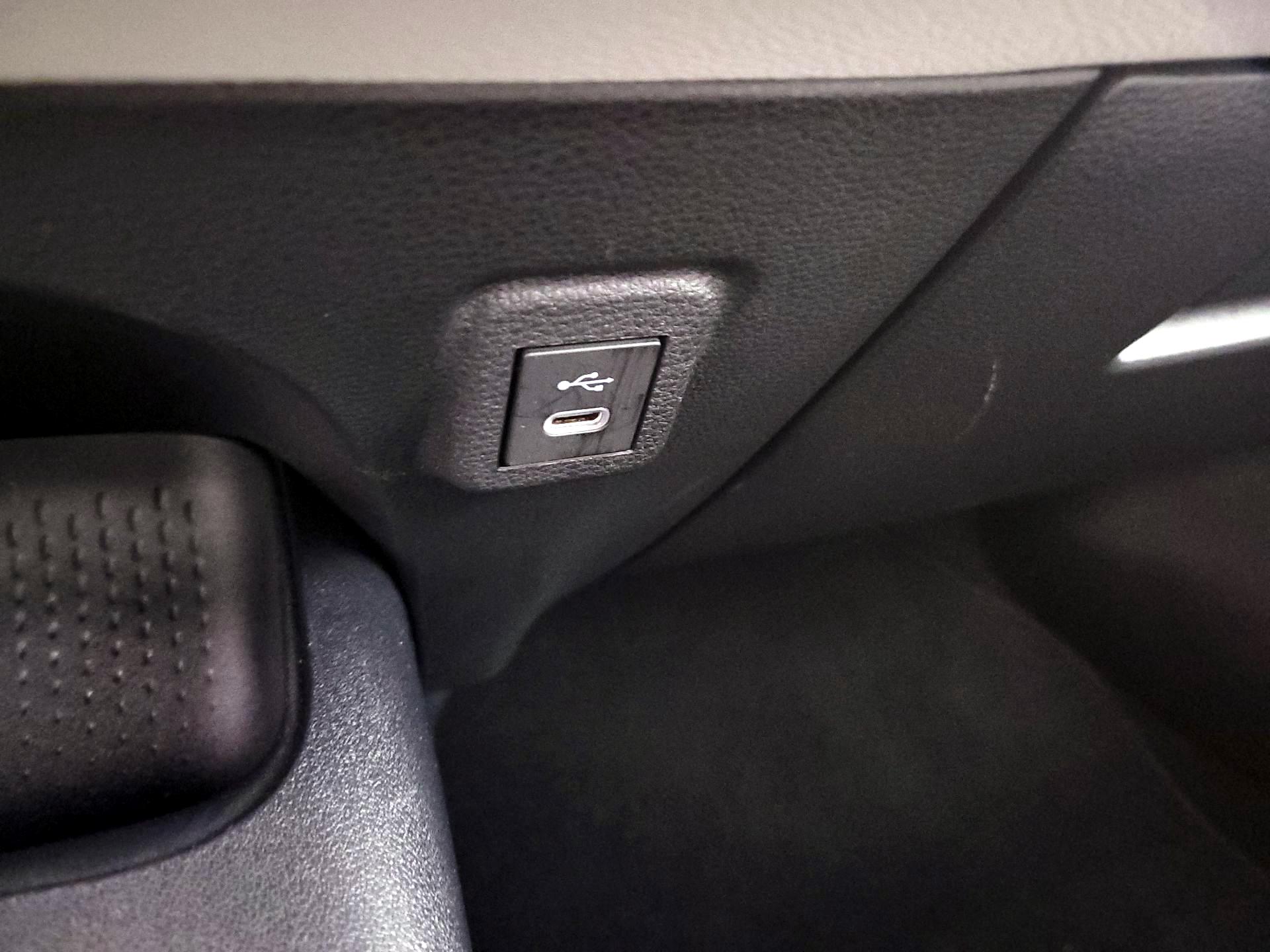 Thumbnail: 2026 Toyota Corolla - 18