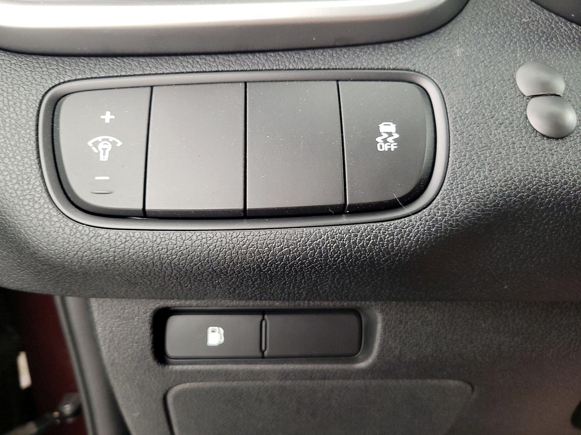 Thumbnail: 2018 Kia Sorento - 13