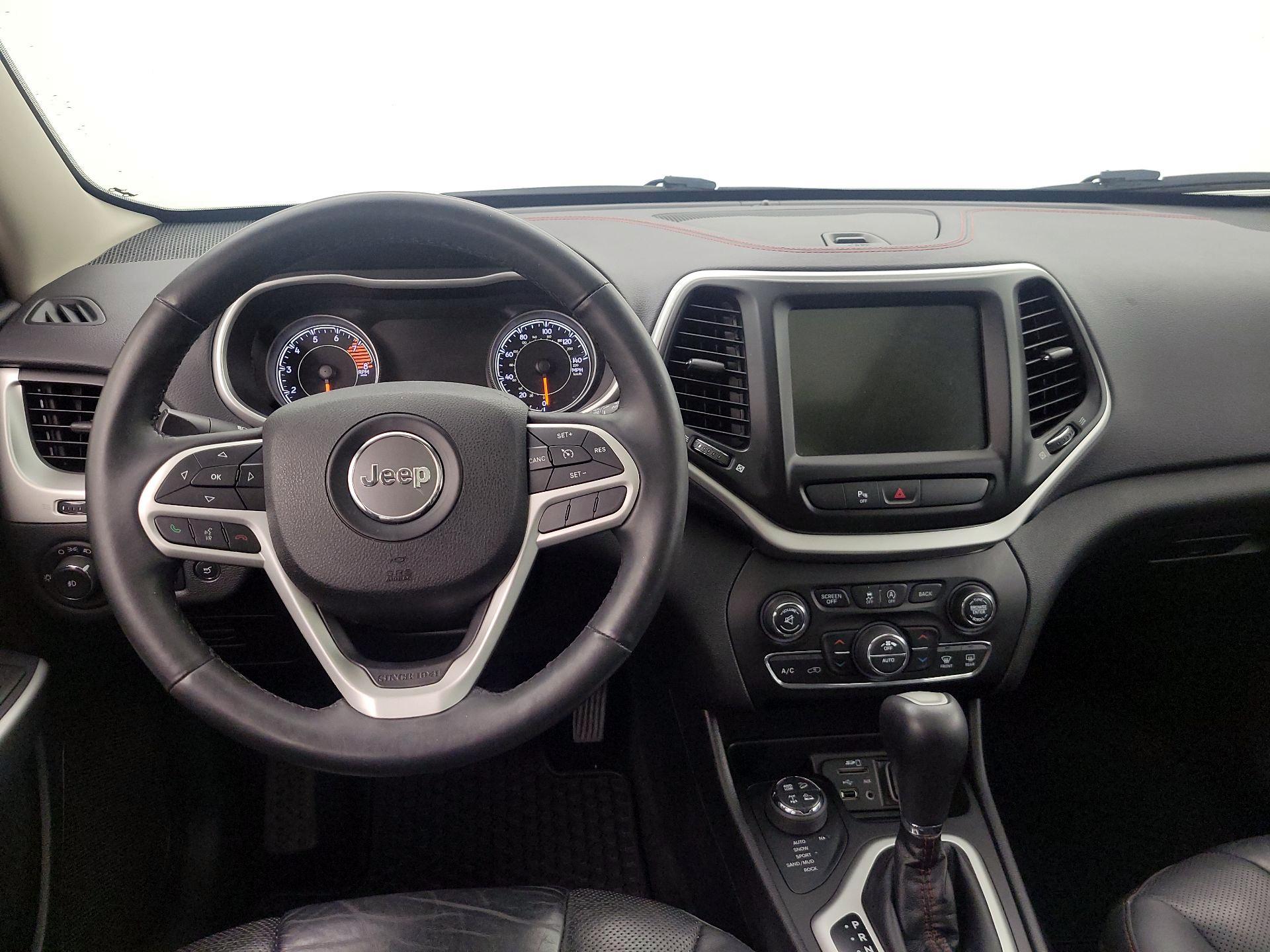 Thumbnail: 2017 Jeep Cherokee - 10