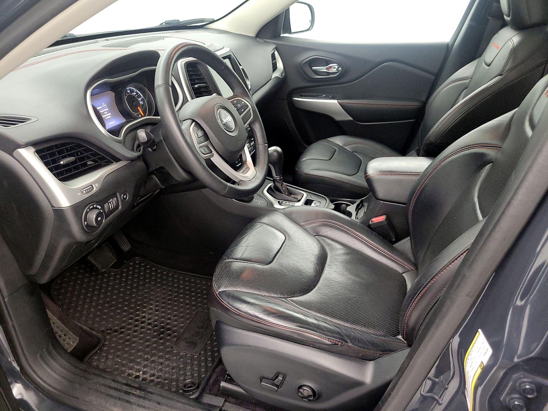 Thumbnail: 2017 Jeep Cherokee - 11