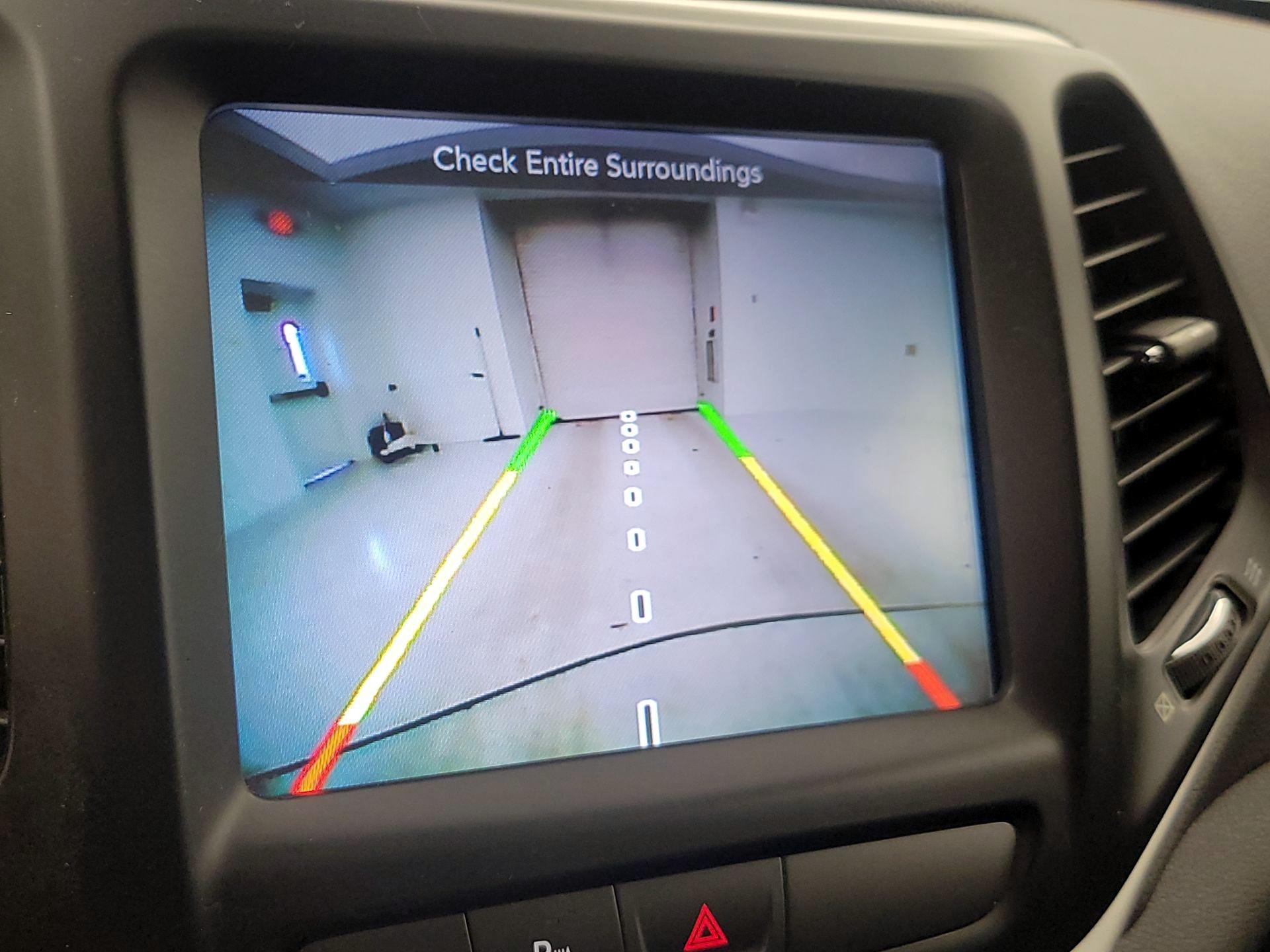 Thumbnail: 2017 Jeep Cherokee - 15