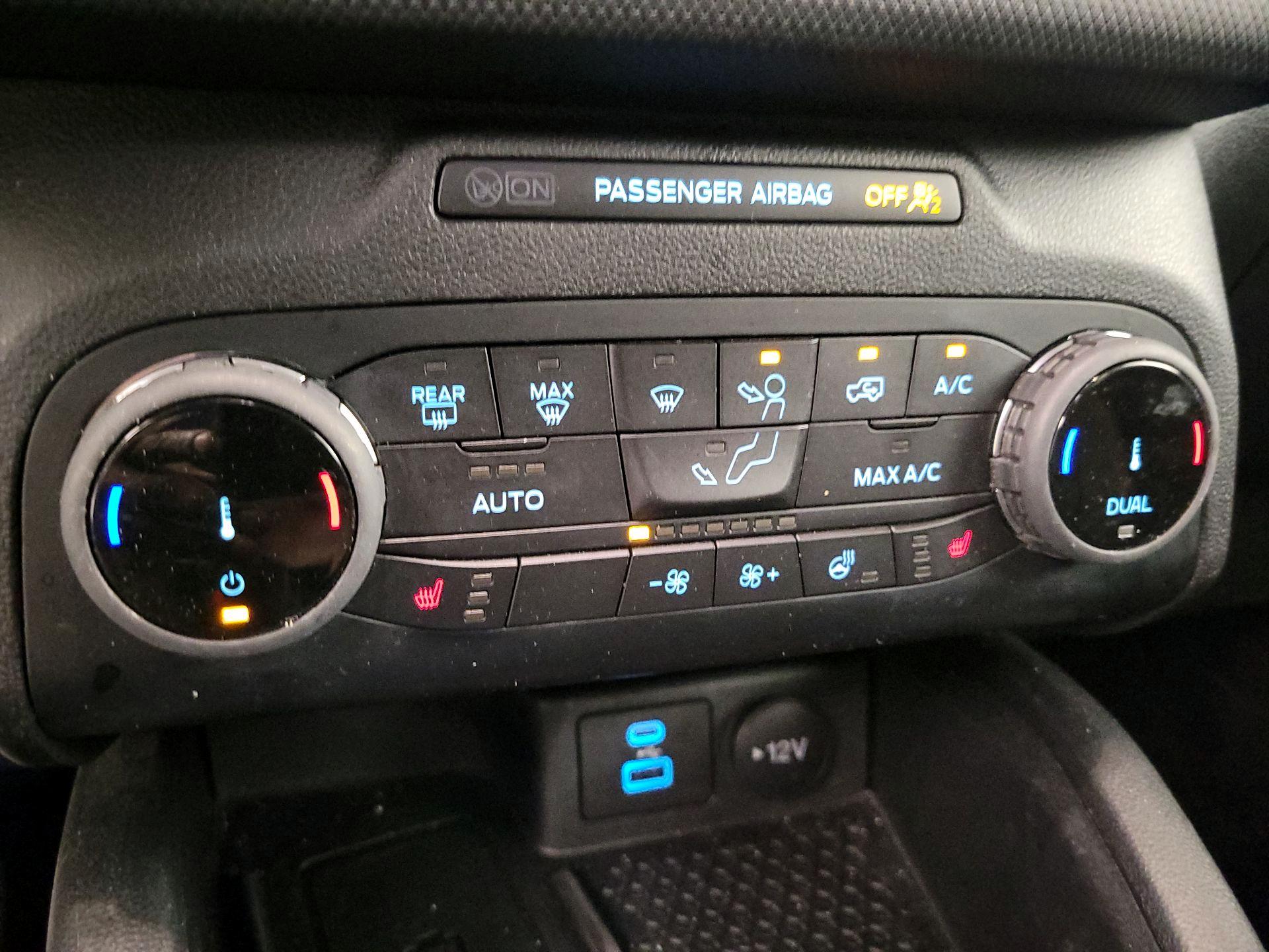 Thumbnail: 2022 Ford Bronco Sport - 16