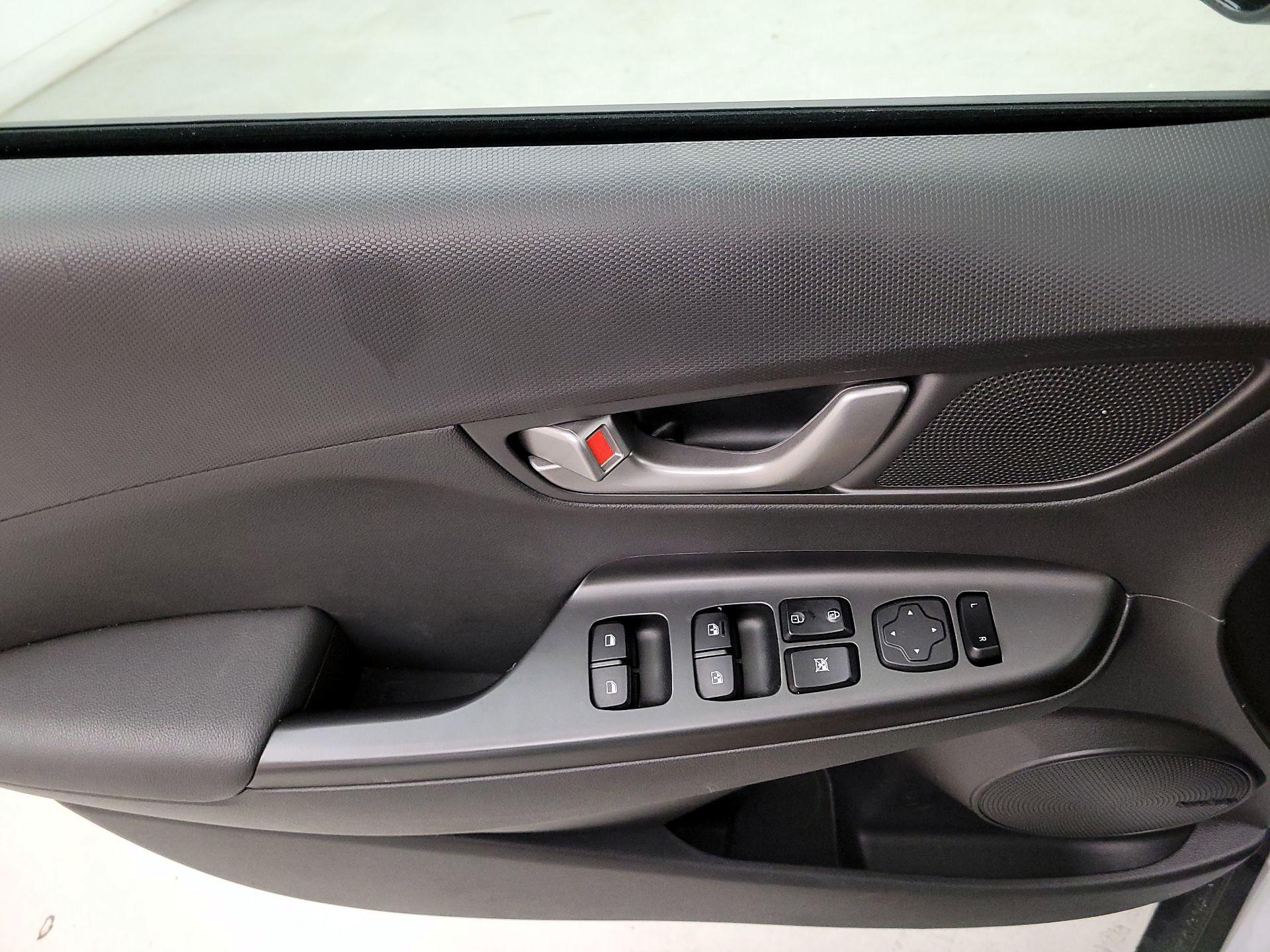 Thumbnail: 2021 Hyundai Kona - 12