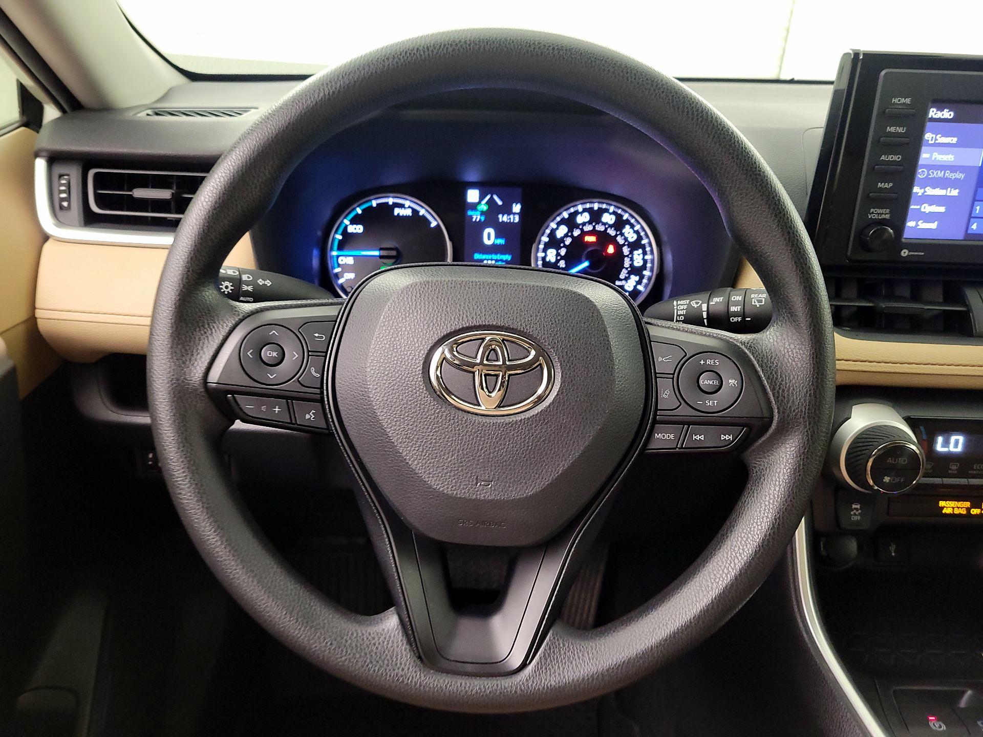 Thumbnail: 2022 Toyota RAV4 - 10