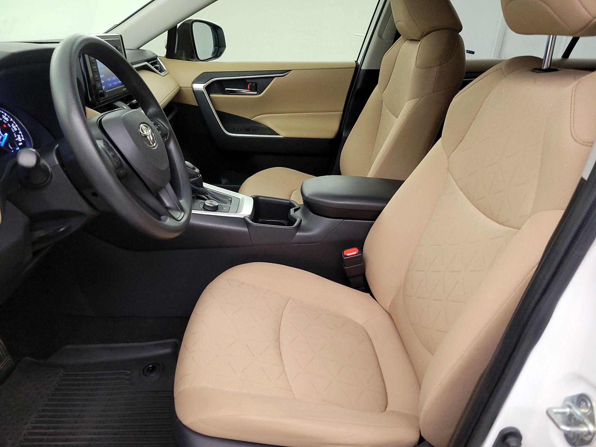 Thumbnail: 2022 Toyota RAV4 - 11