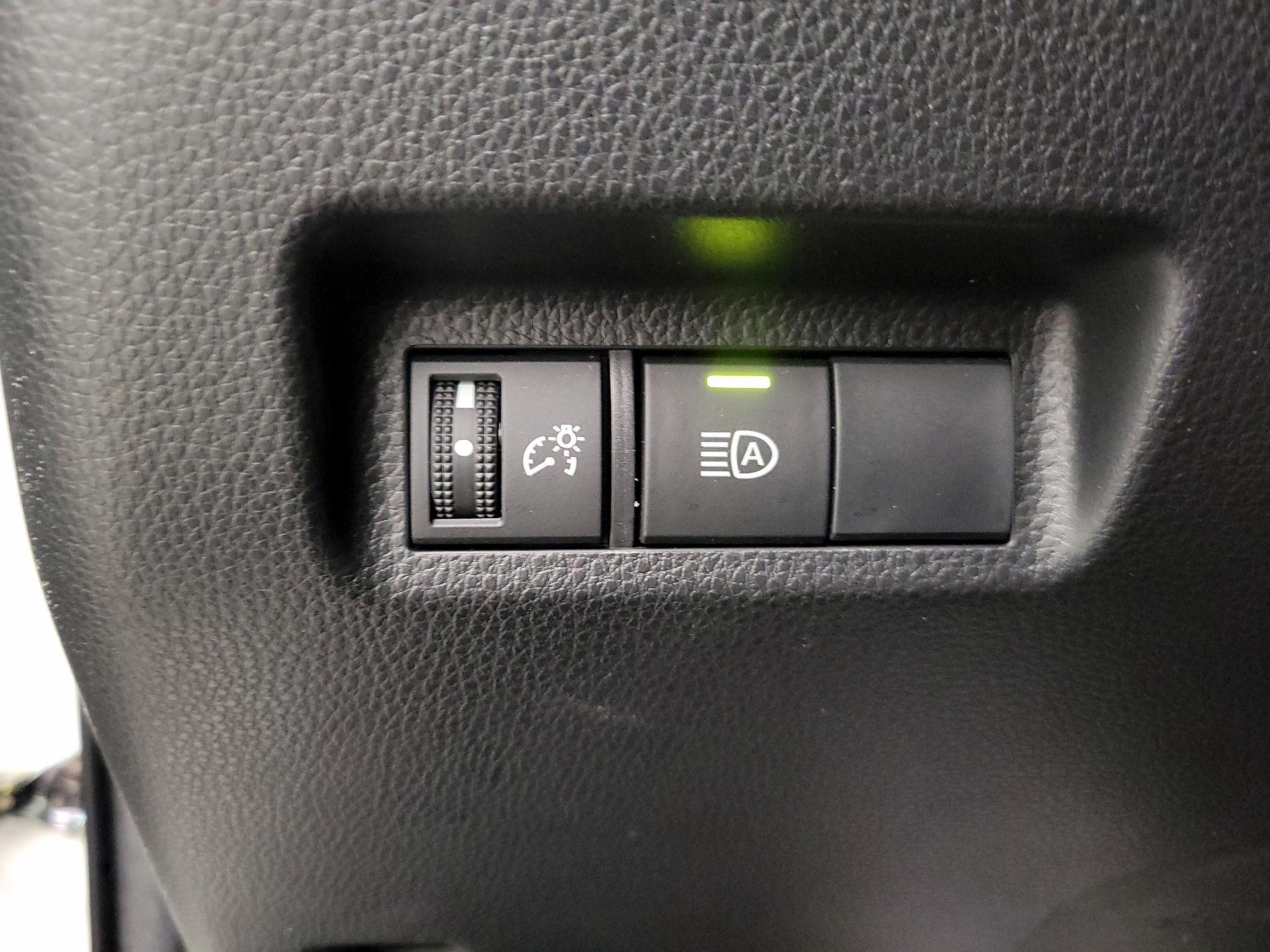 Thumbnail: 2022 Toyota RAV4 - 13