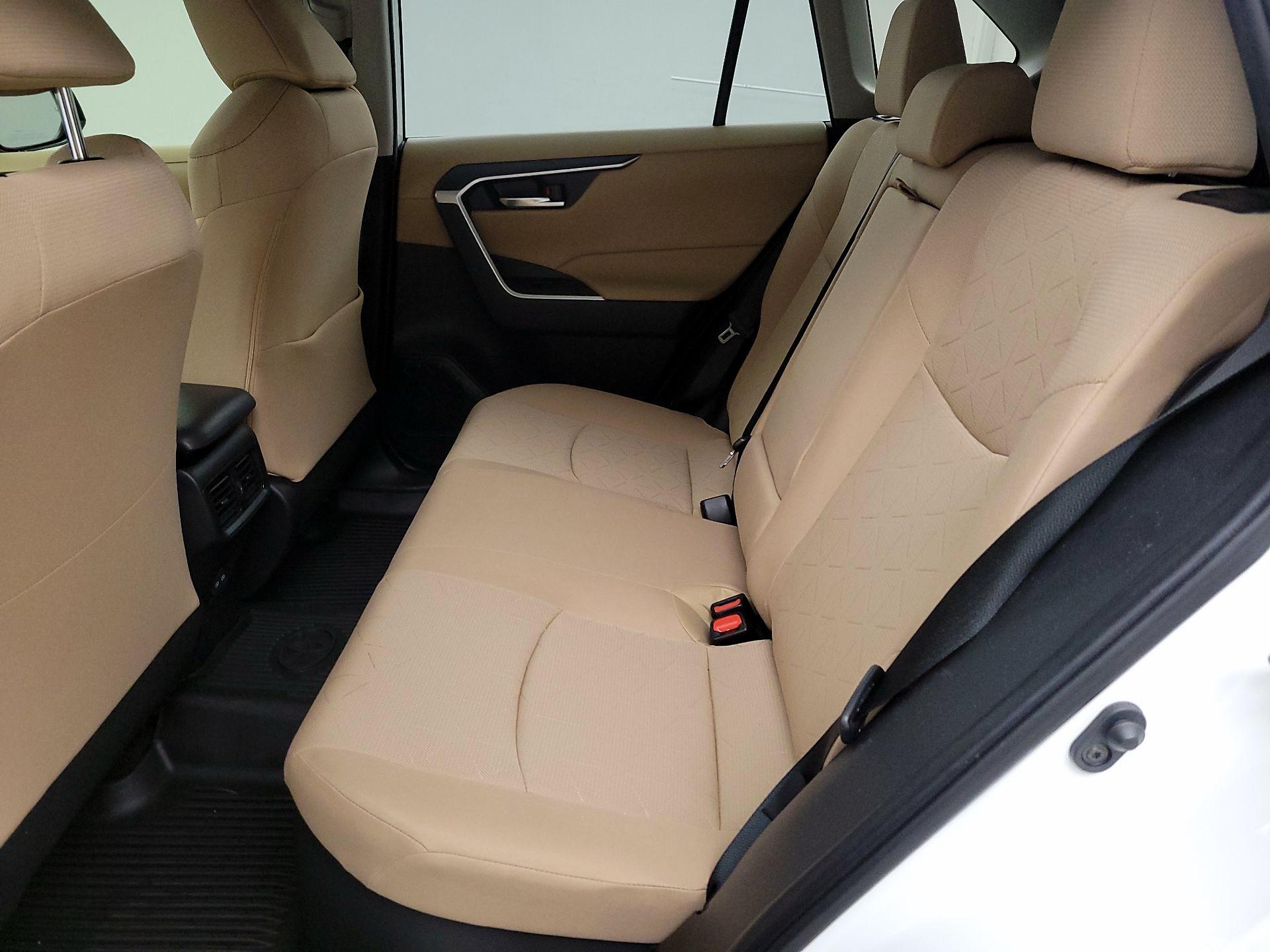 Thumbnail: 2022 Toyota RAV4 - 19