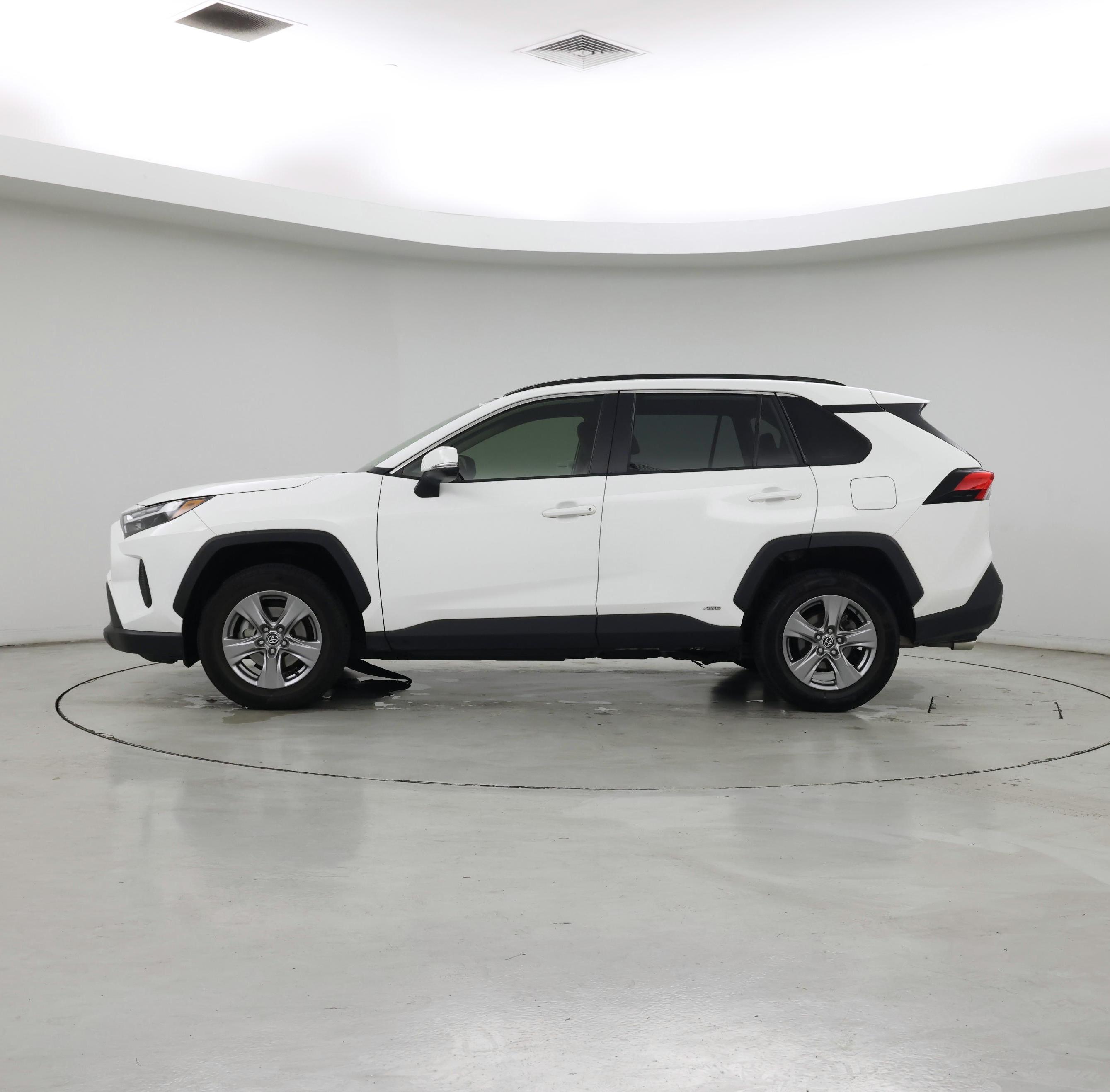 Thumbnail: 2022 Toyota RAV4 - 3