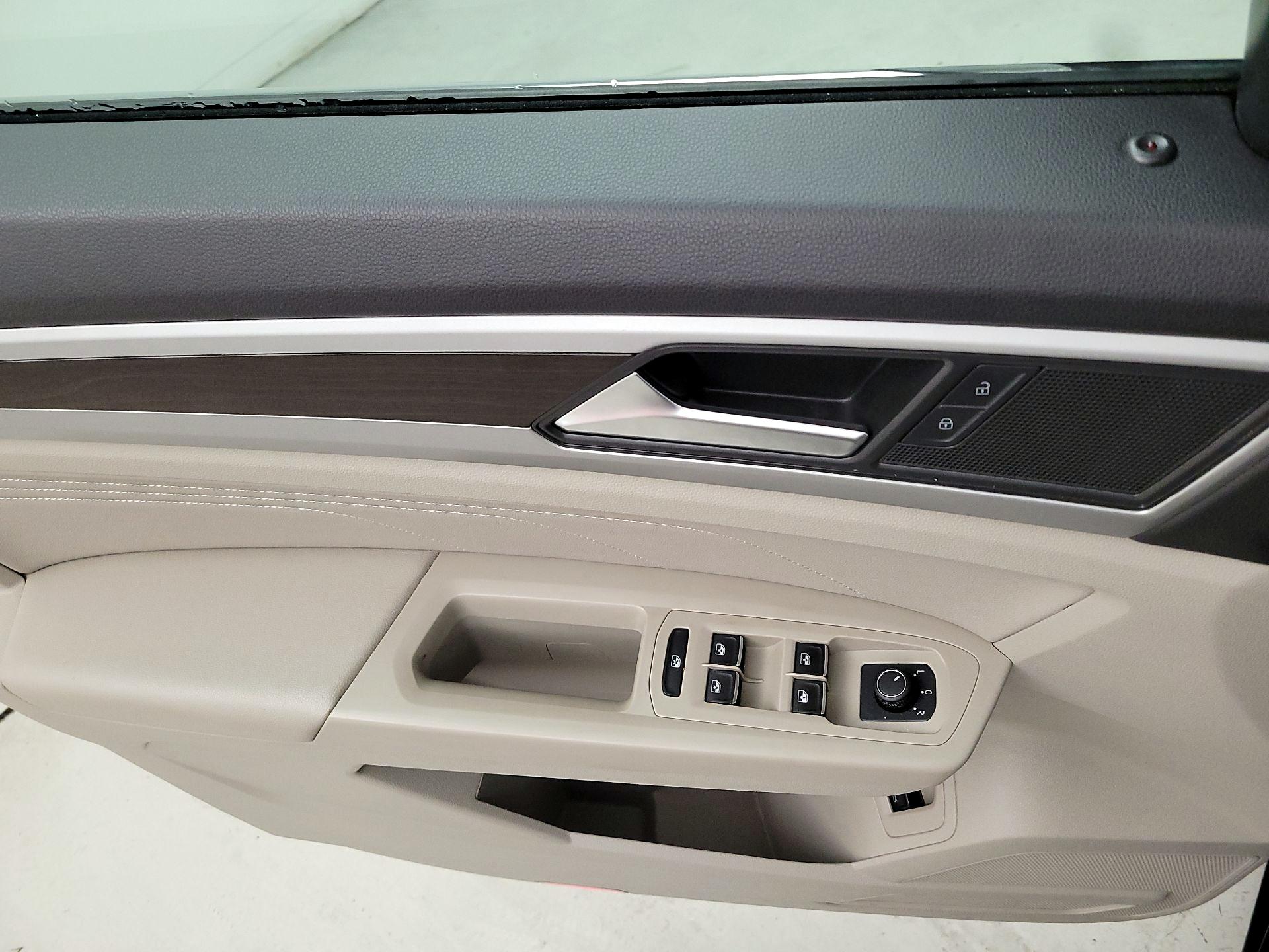 Thumbnail: 2023 Volkswagen Atlas - 12