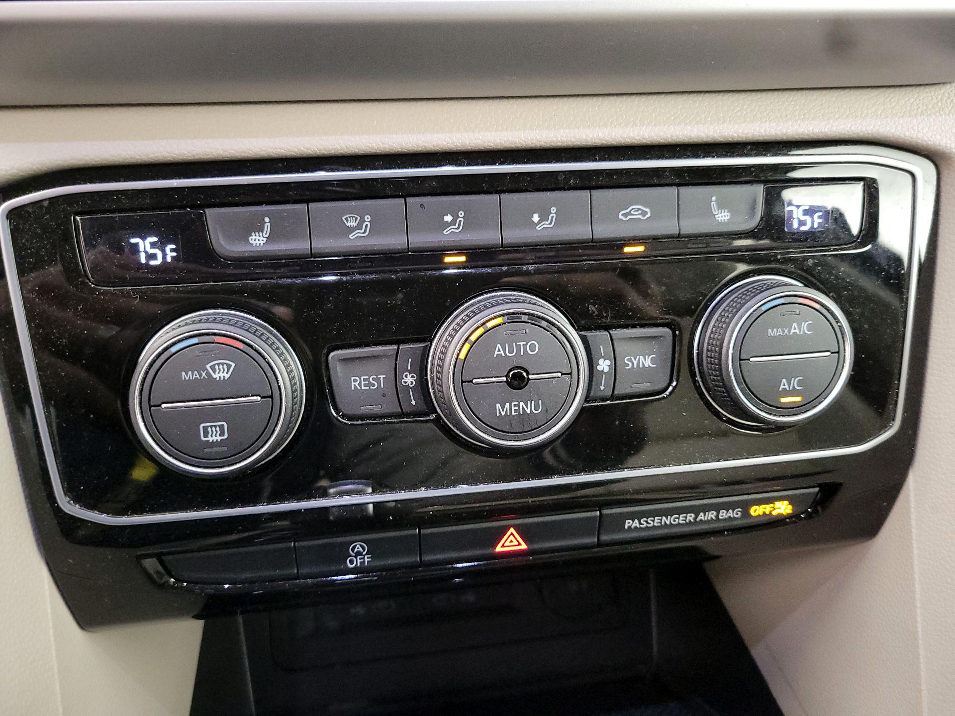 Thumbnail: 2023 Volkswagen Atlas - 16