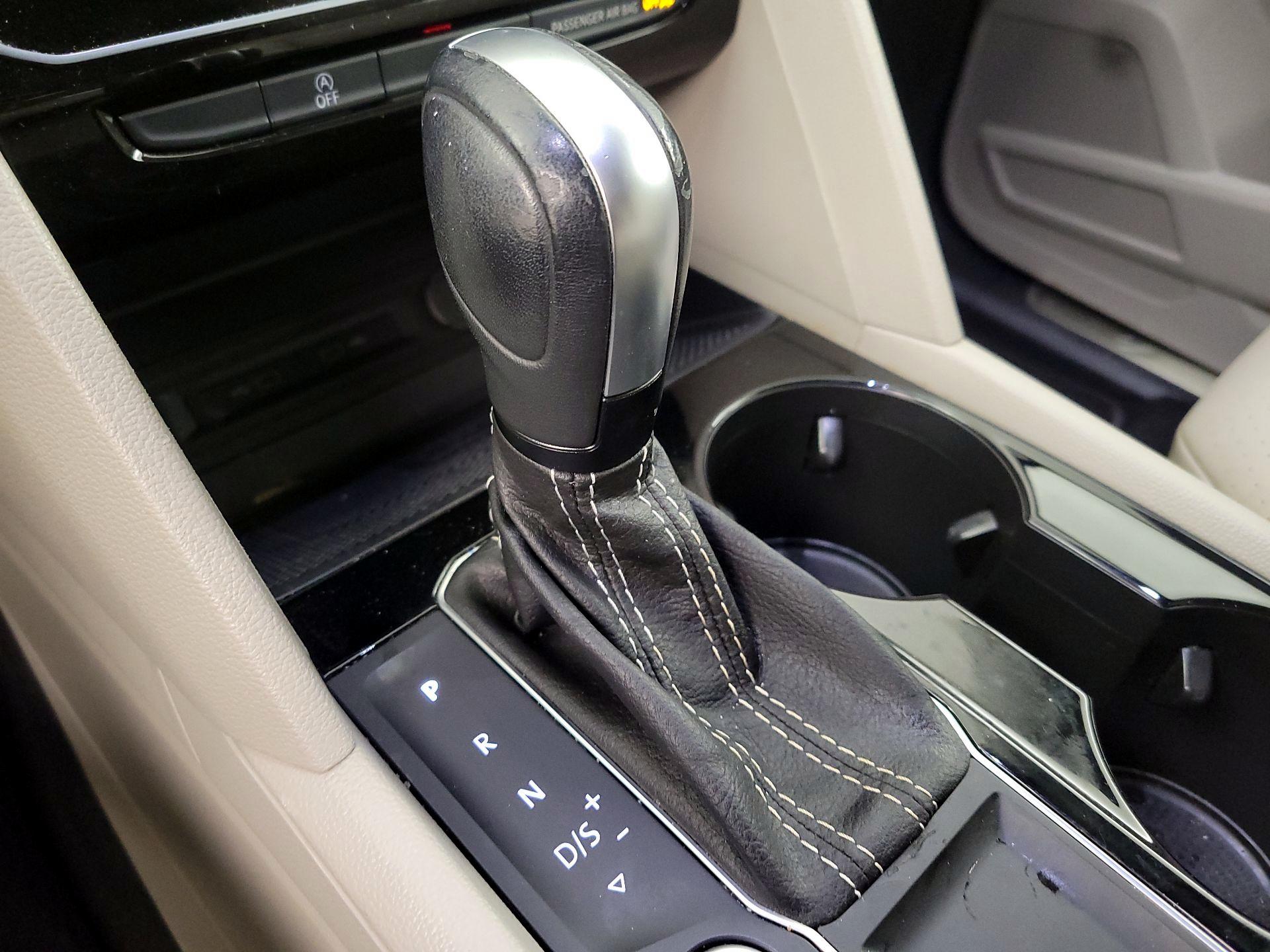 Thumbnail: 2023 Volkswagen Atlas - 17