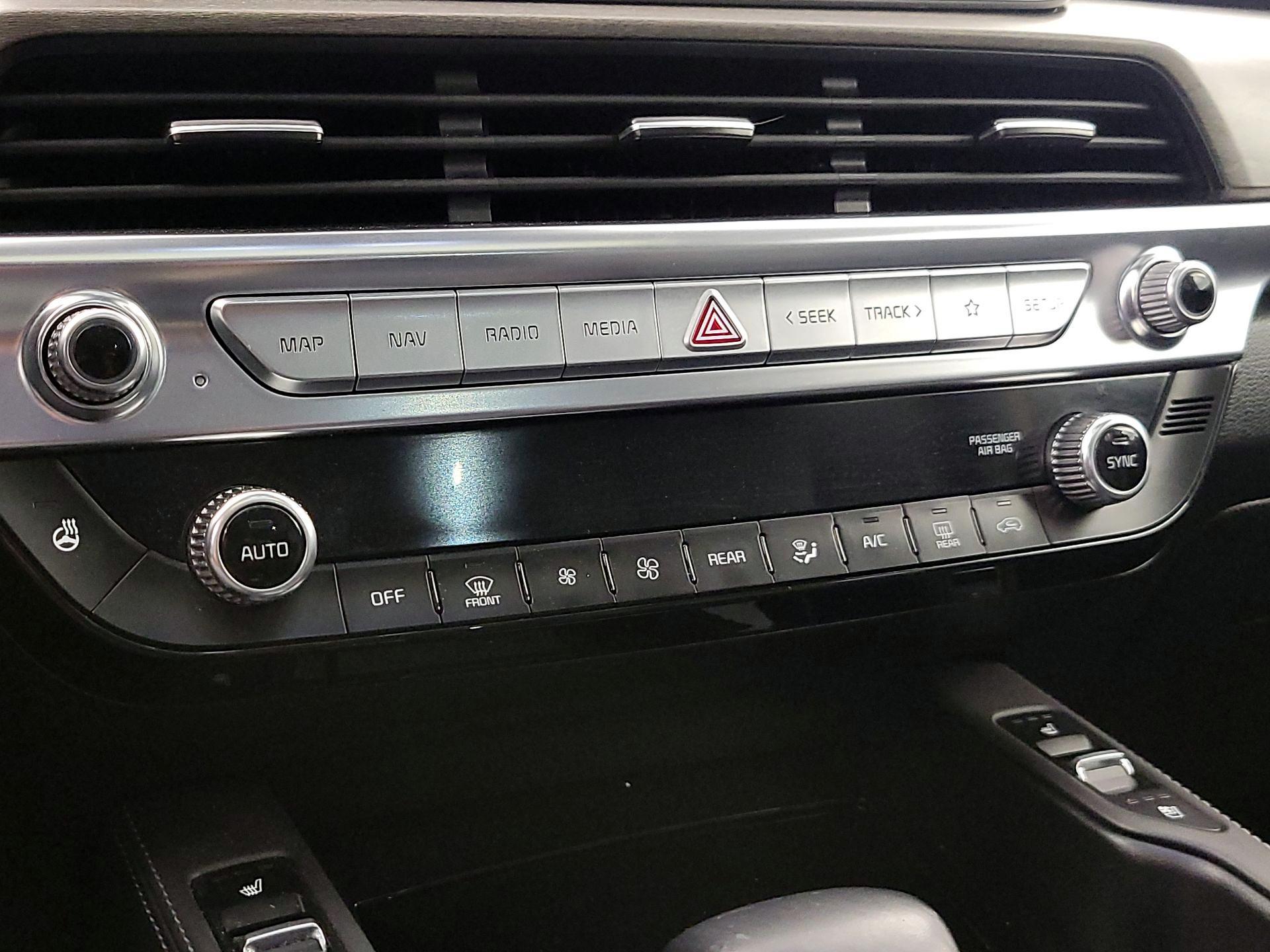 Thumbnail: 2022 Kia Telluride - 17