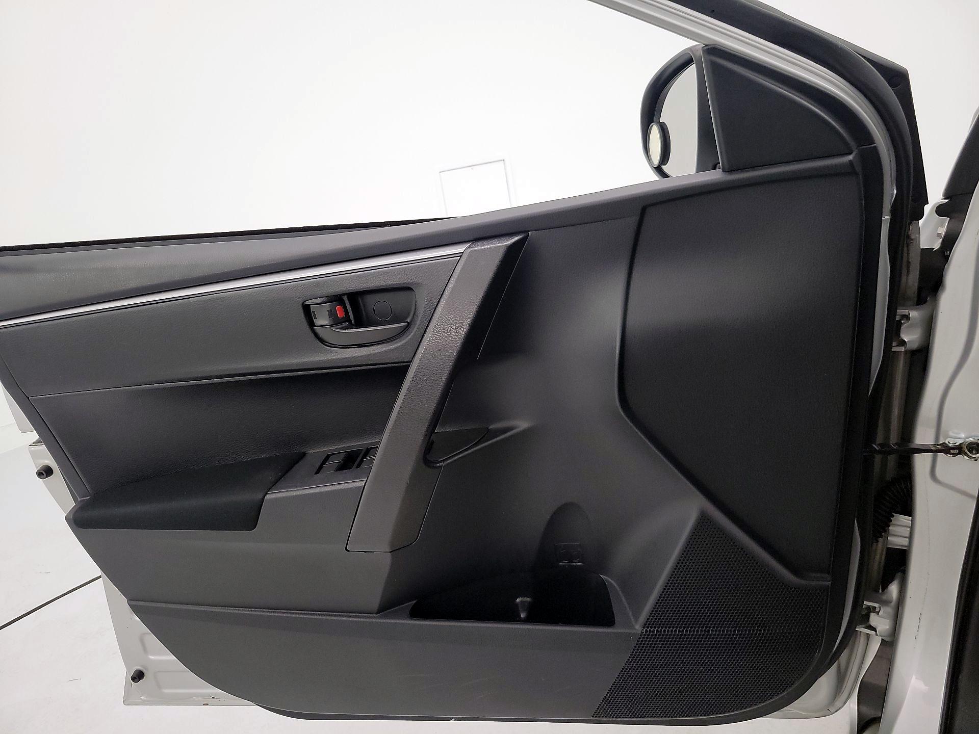 Thumbnail: 2015 Toyota Corolla - 12