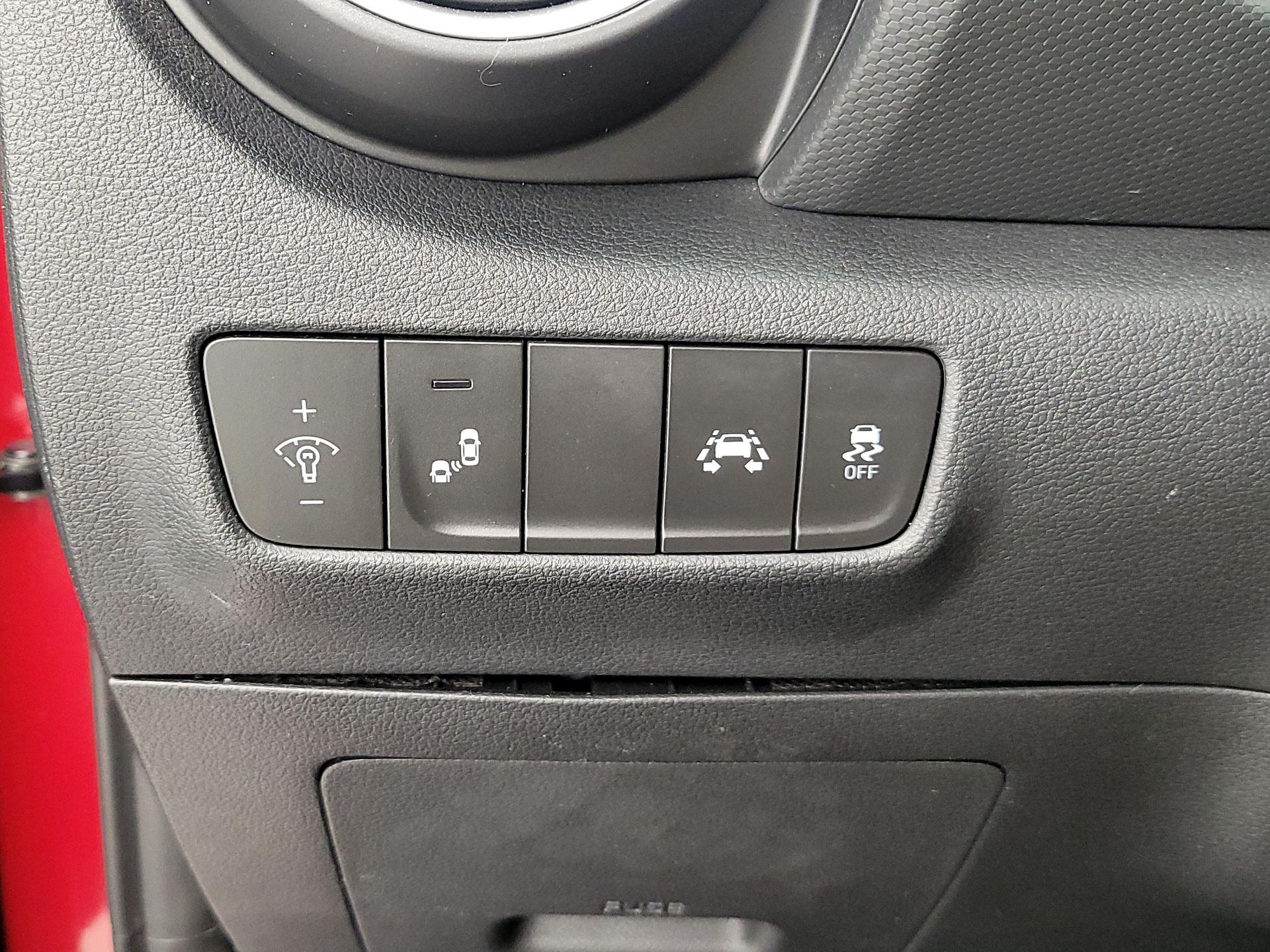 Thumbnail: 2021 Hyundai Kona - 13