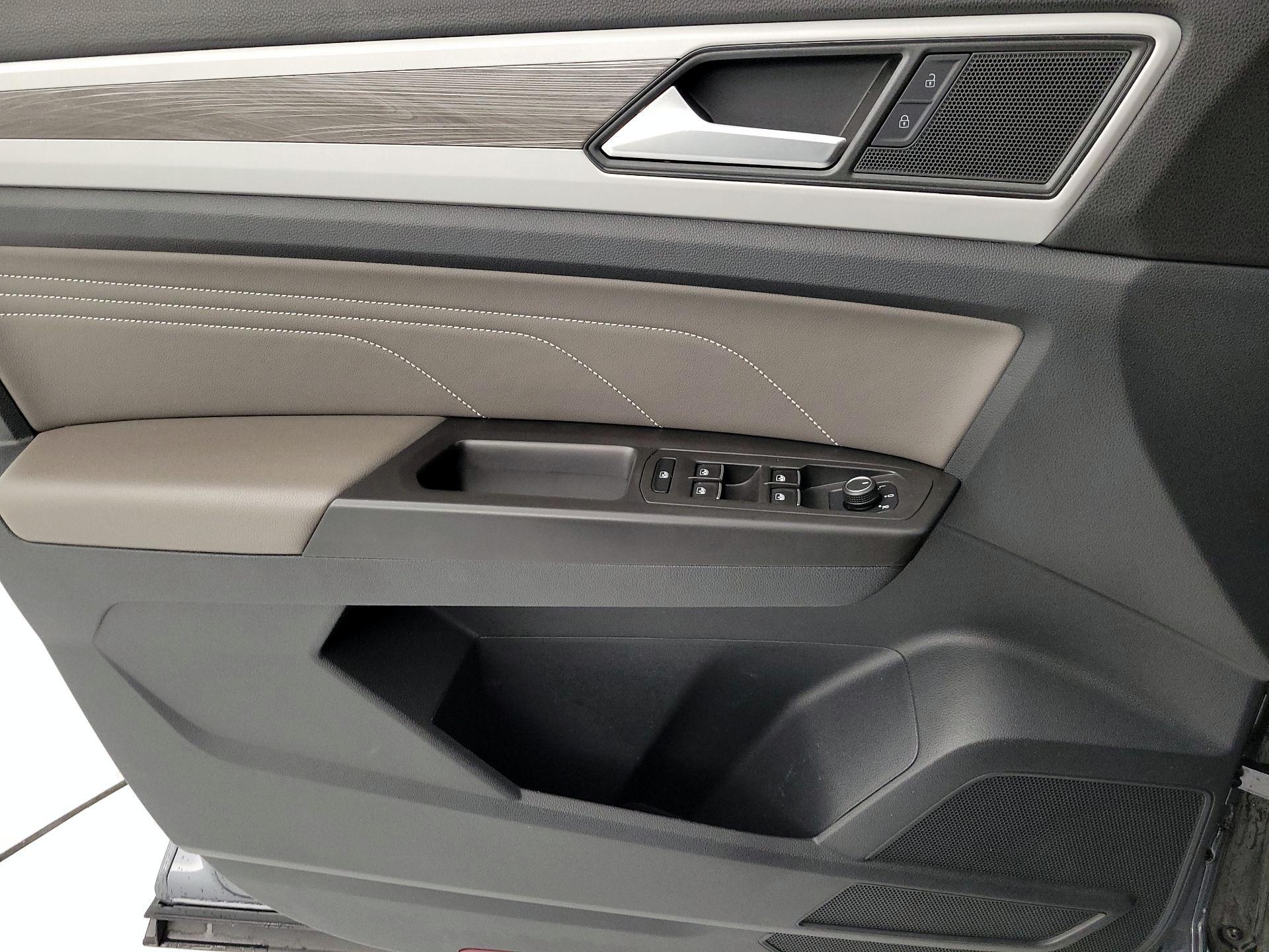 Thumbnail: 2022 Volkswagen Atlas - 12