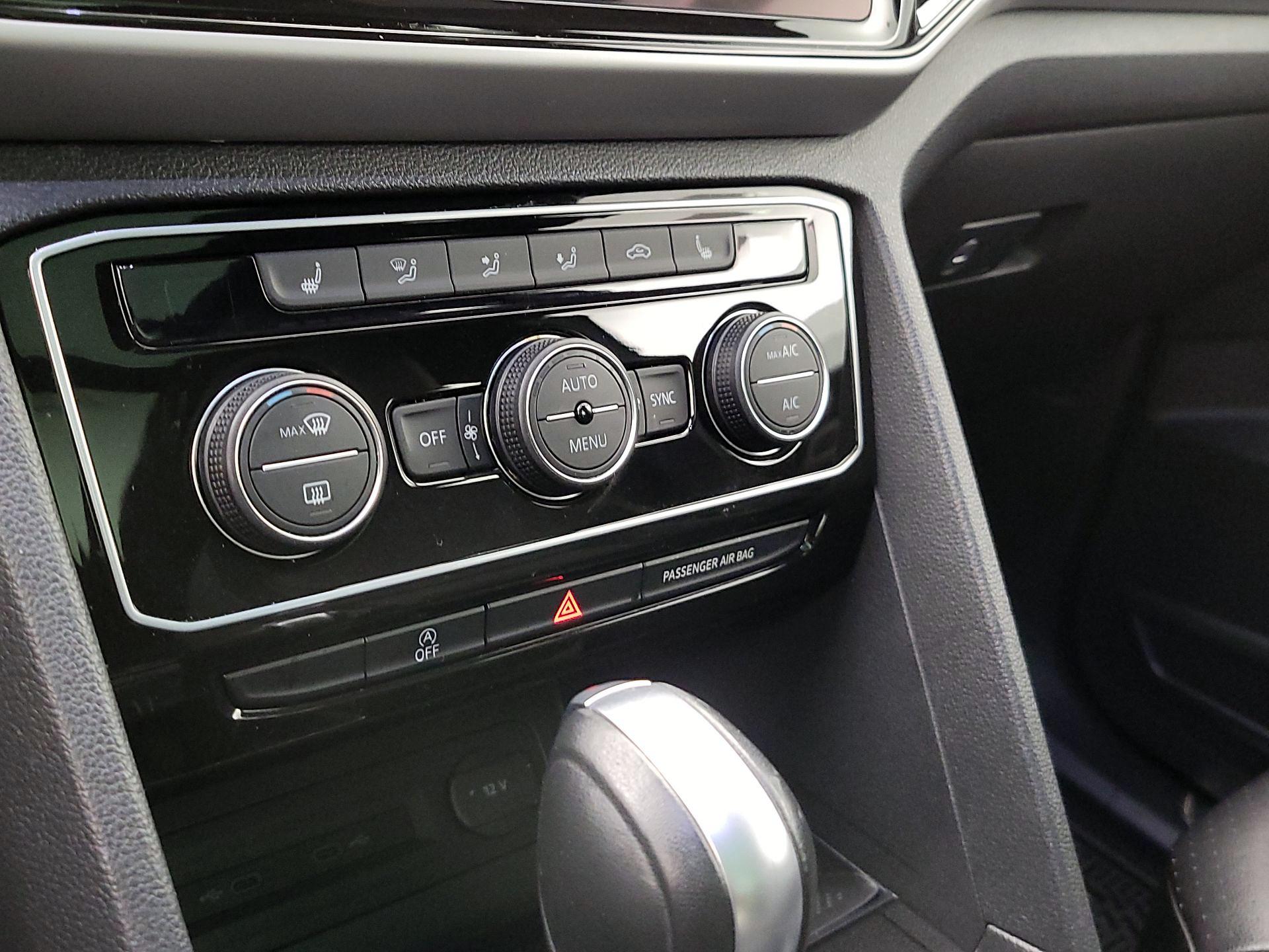 Thumbnail: 2022 Volkswagen Atlas - 16