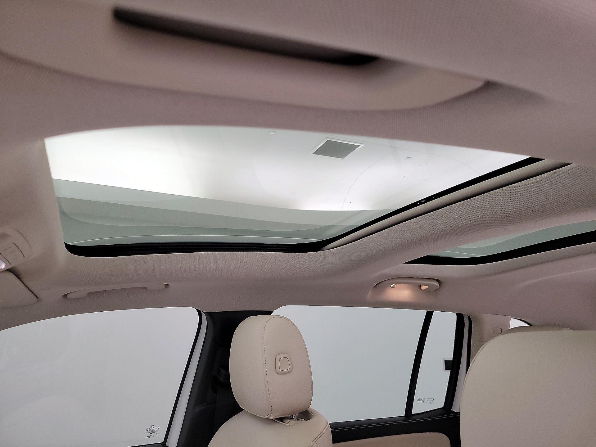 Thumbnail: 2021 Mercedes-Benz GLB - 19