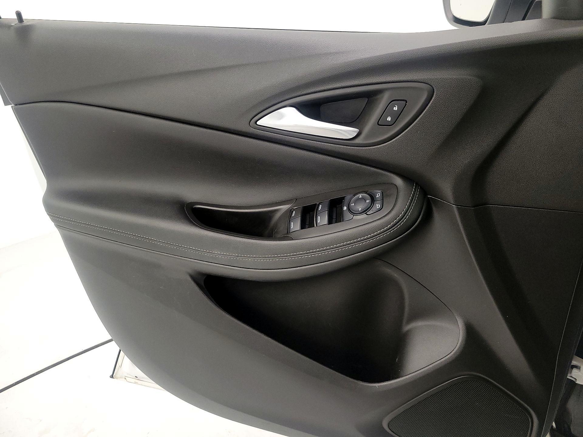 Thumbnail: 2022 Buick Encore GX - 12