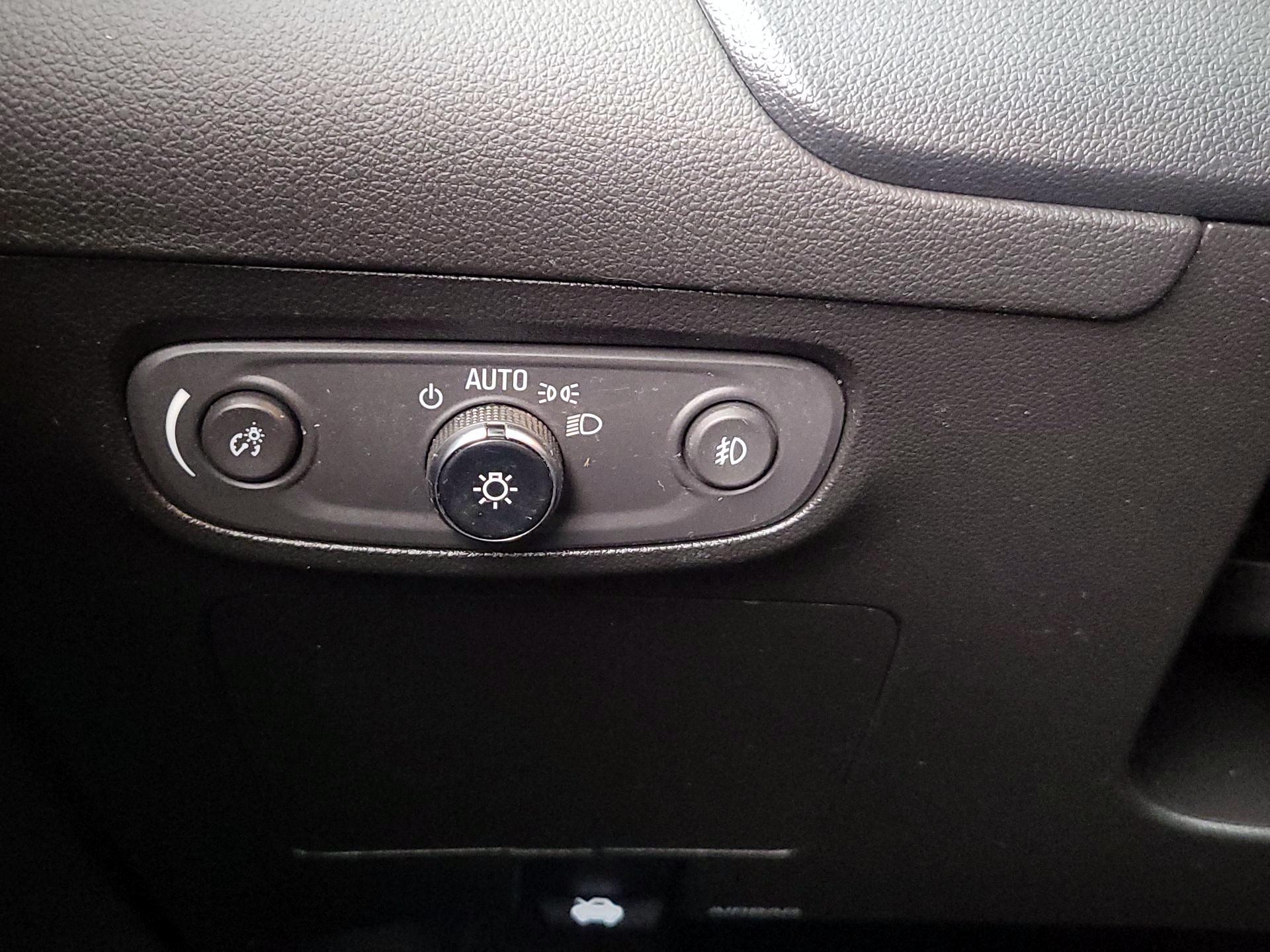 Thumbnail: 2022 Buick Encore GX - 13