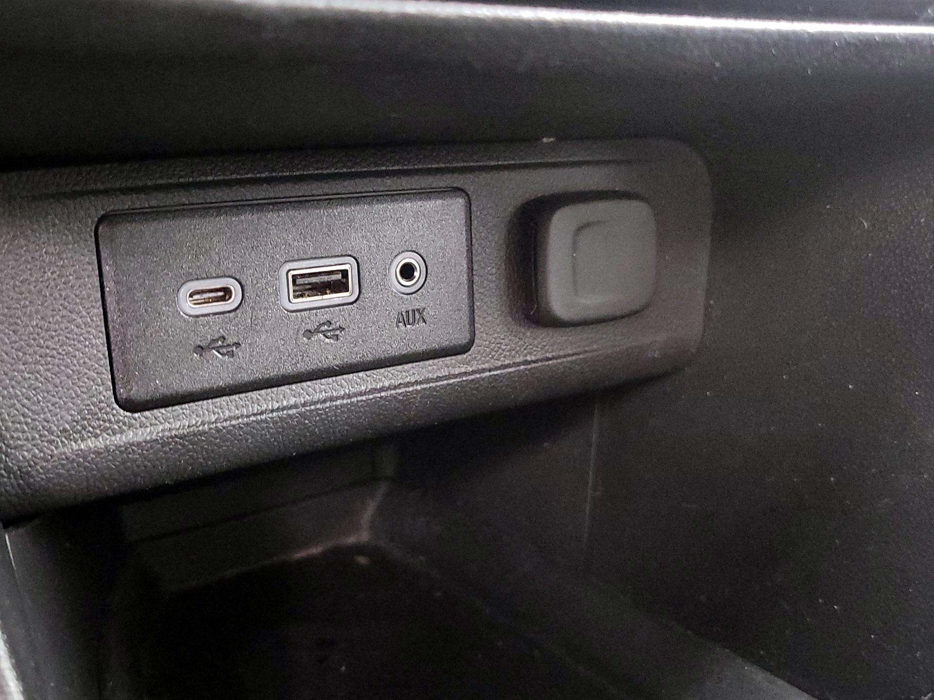 Thumbnail: 2022 Buick Encore GX - 18