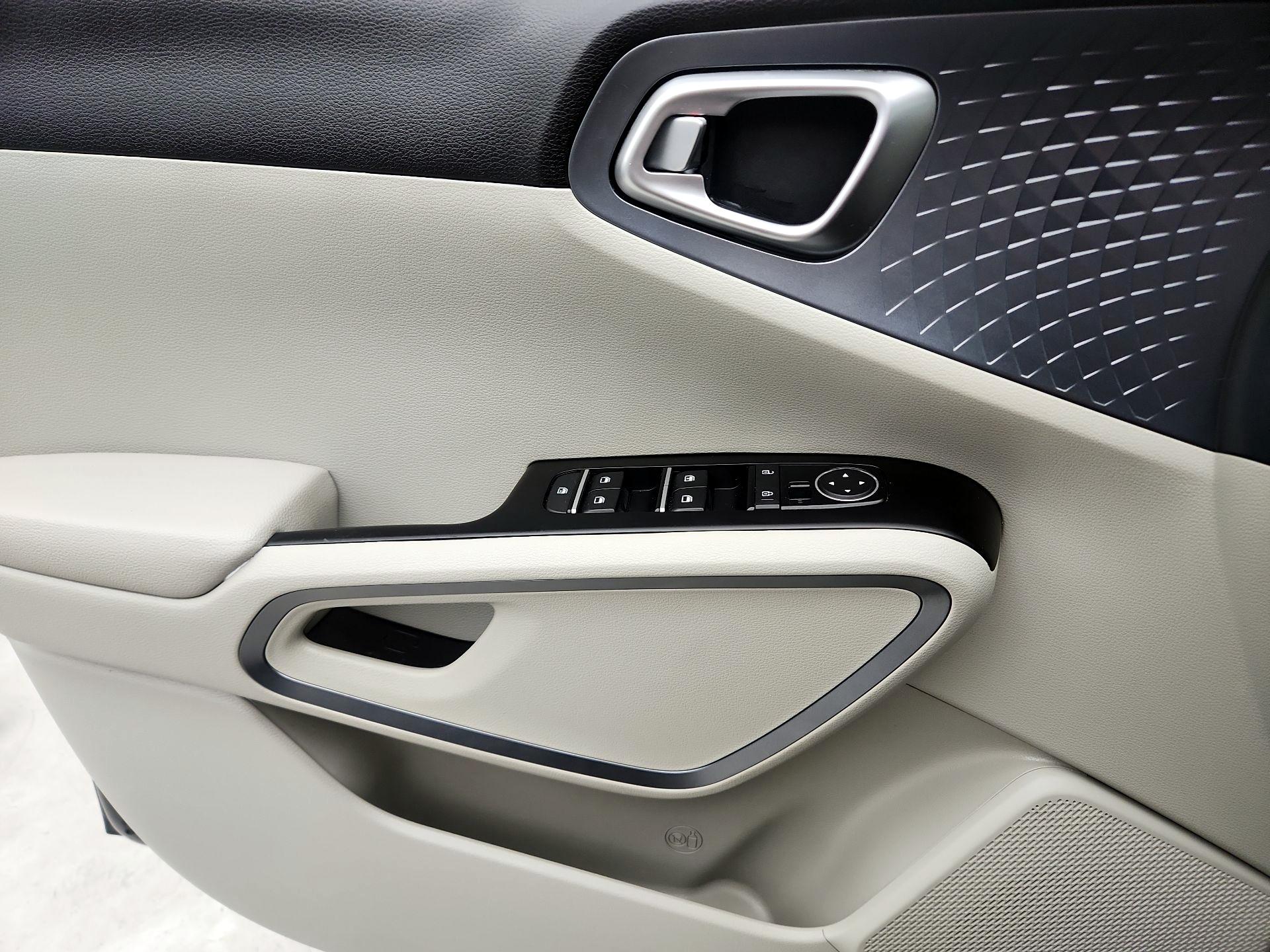 Thumbnail: 2023 Kia Soul - 12