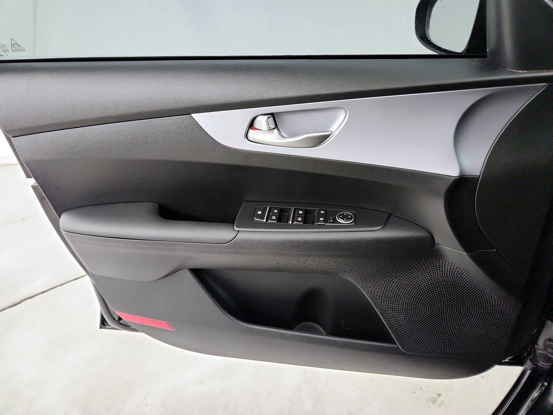 Thumbnail: 2024 Kia Forte - 12