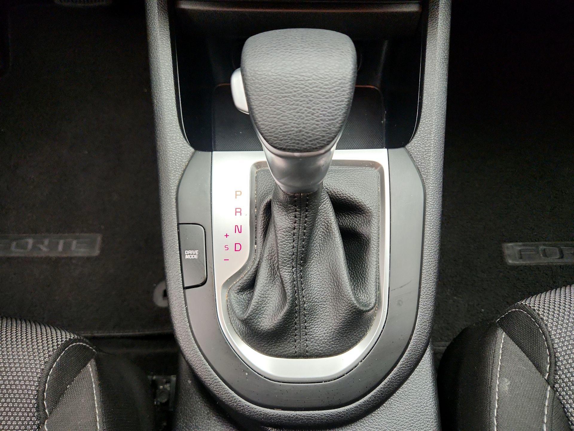 Thumbnail: 2024 Kia Forte - 17