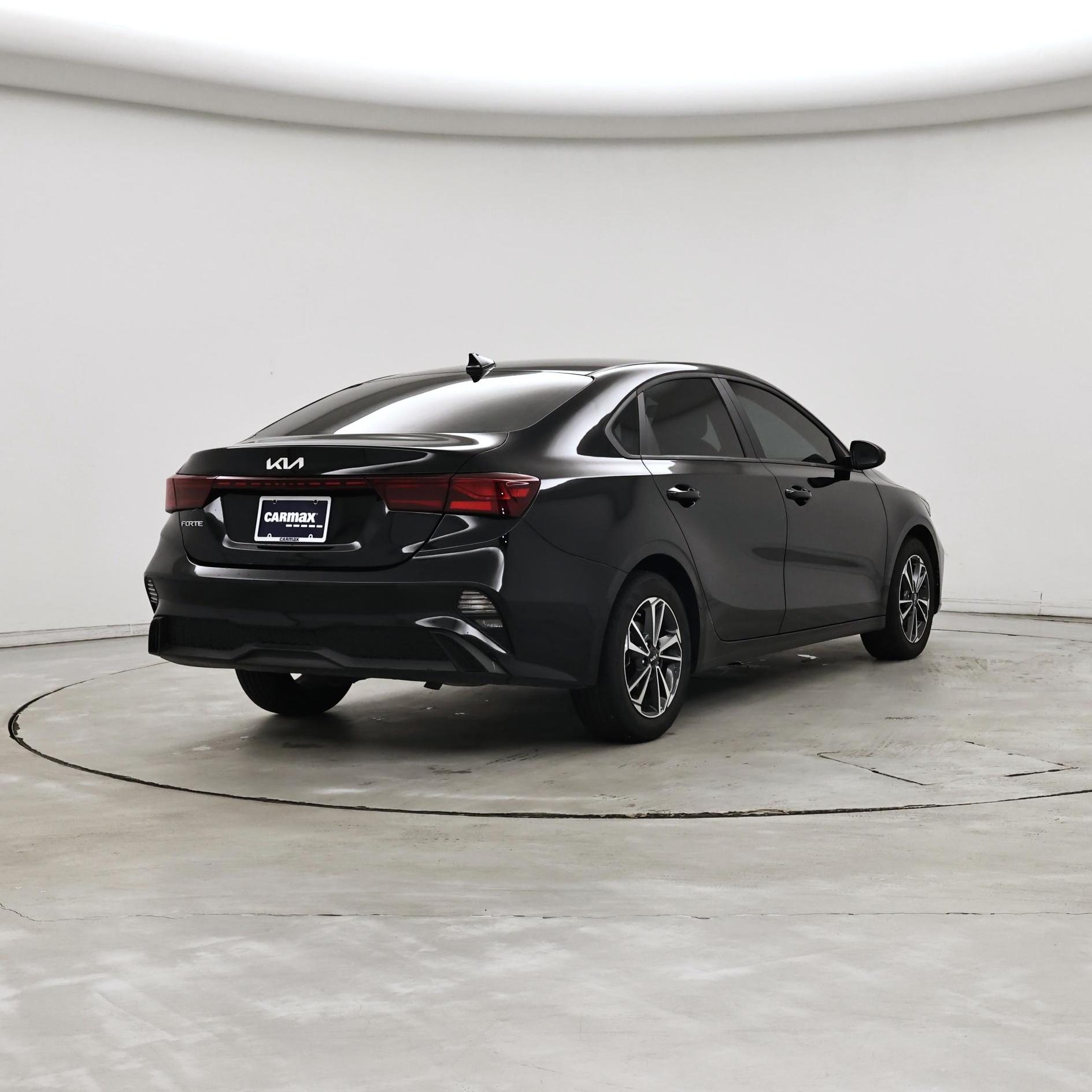 Thumbnail: 2024 Kia Forte - 8