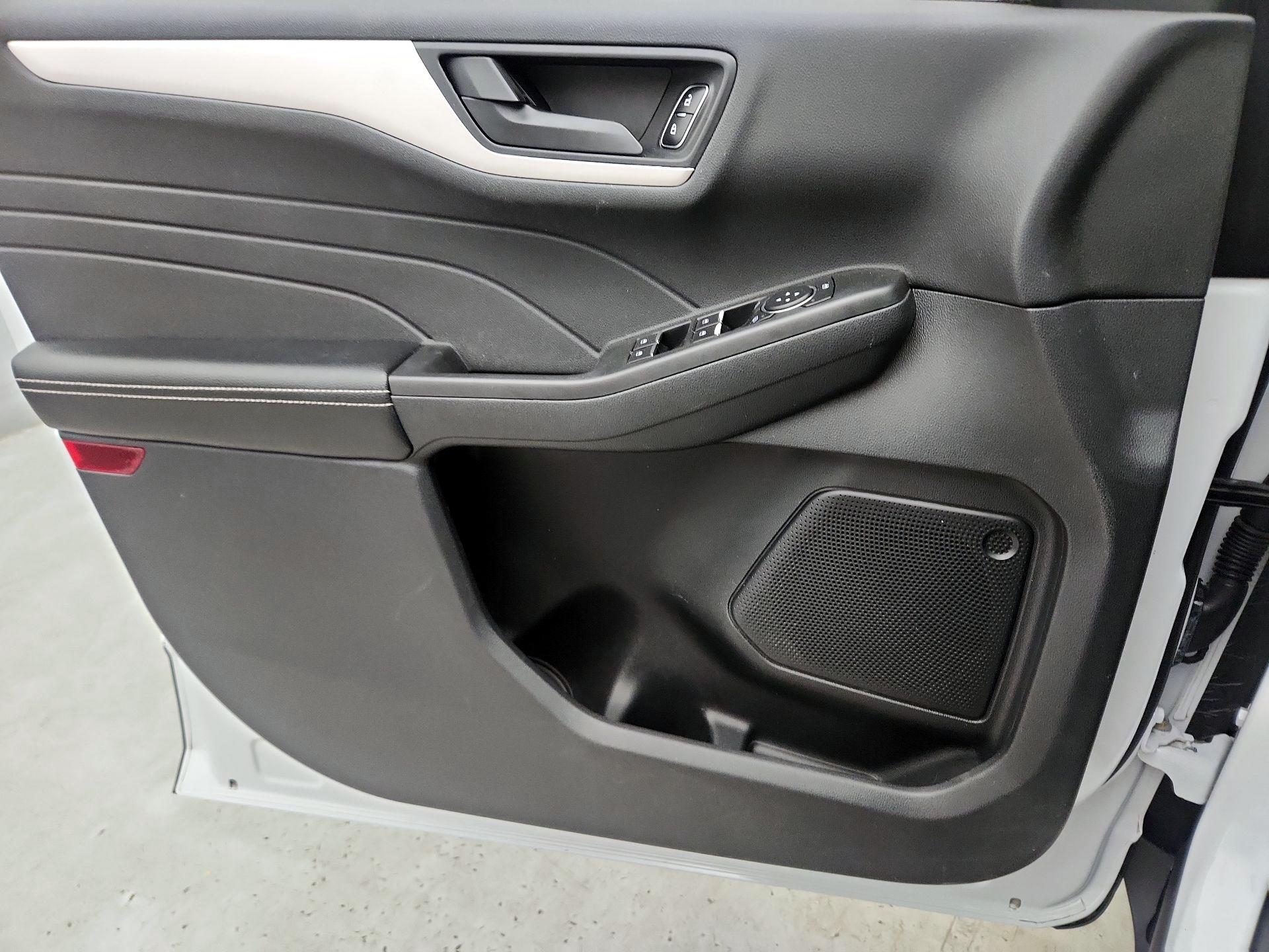 Thumbnail: 2022 Ford Escape - 12