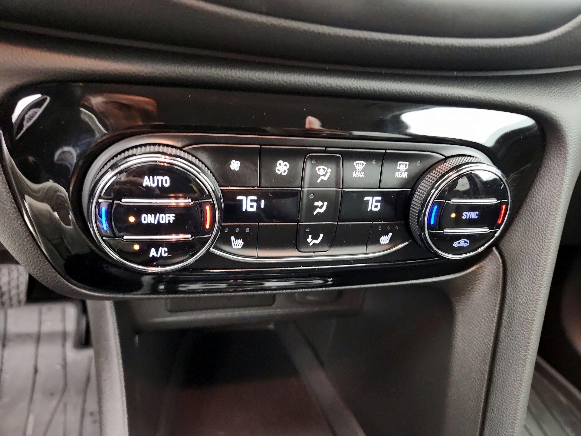 Thumbnail: 2022 Buick Encore GX - 16