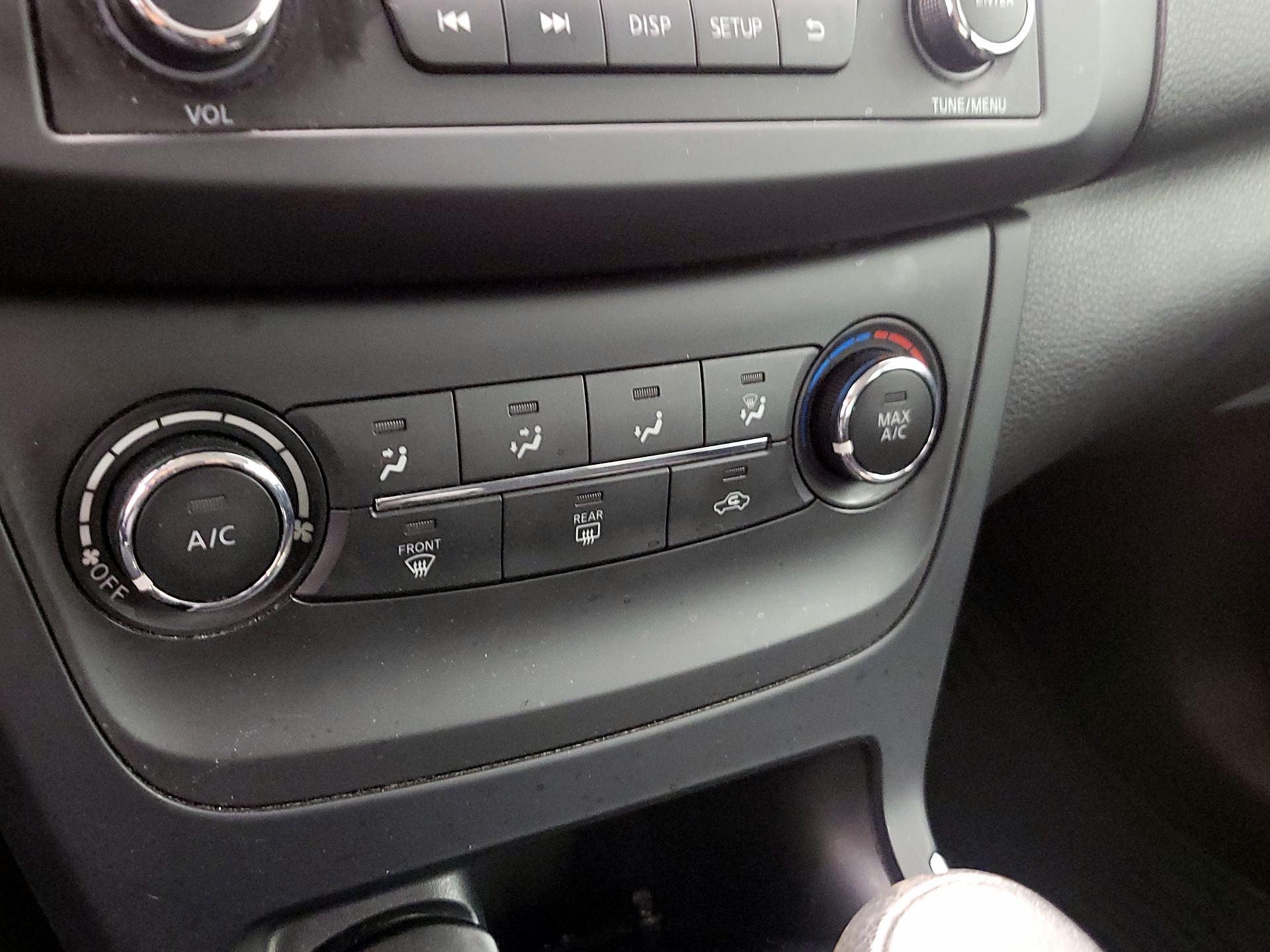 Thumbnail: 2017 Nissan Sentra - 15