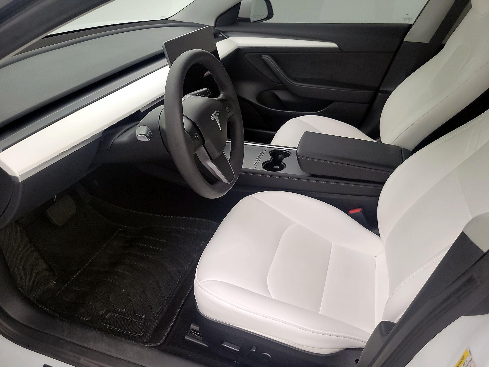 Thumbnail: 2023 Tesla Model 3 - 11