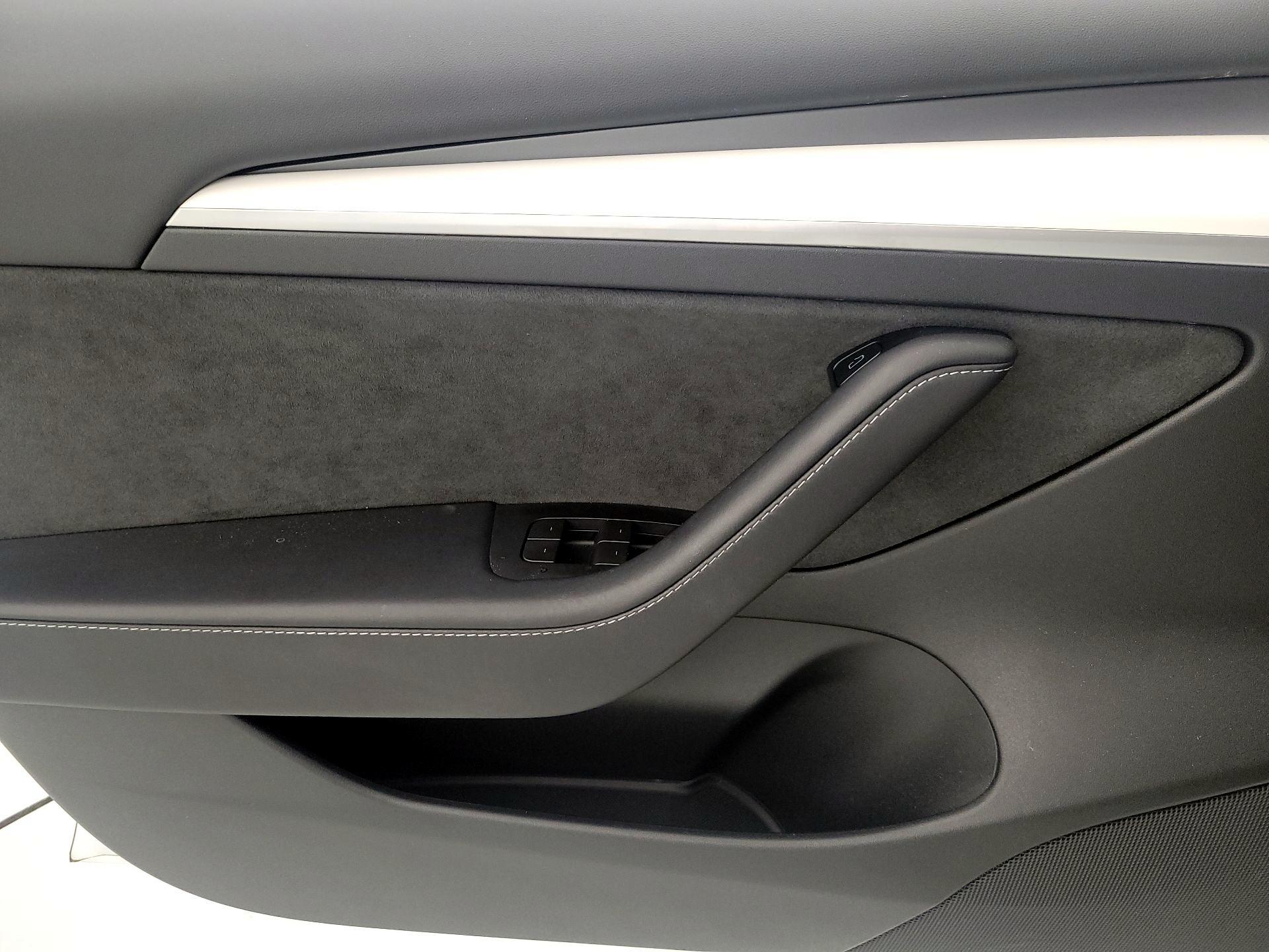 Thumbnail: 2023 Tesla Model 3 - 12